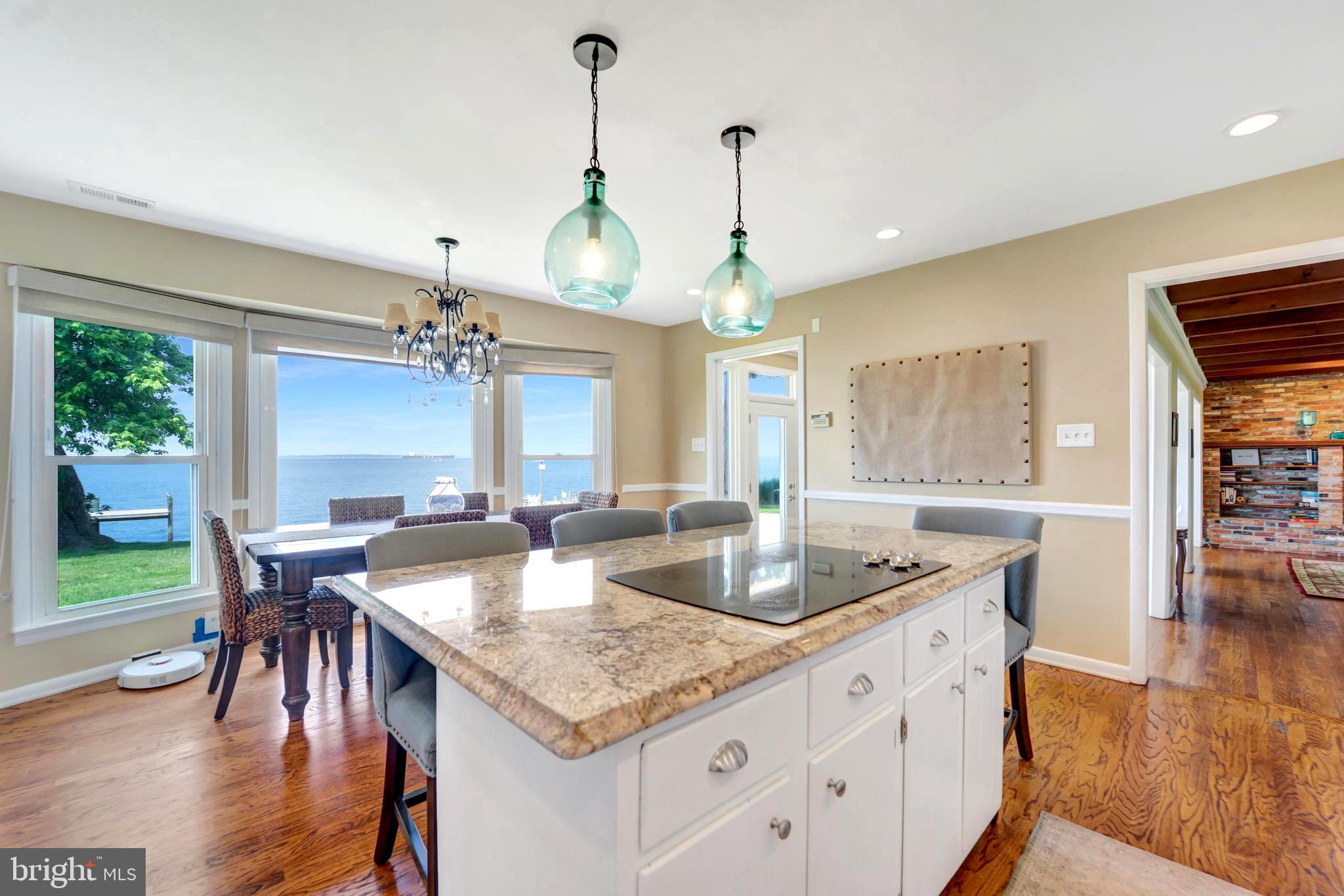 QUEEN ANNE COLONY - Residential