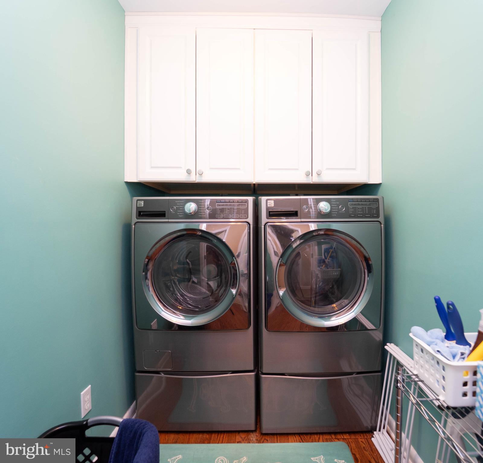 QUEEN ANNE COLONY - Residential