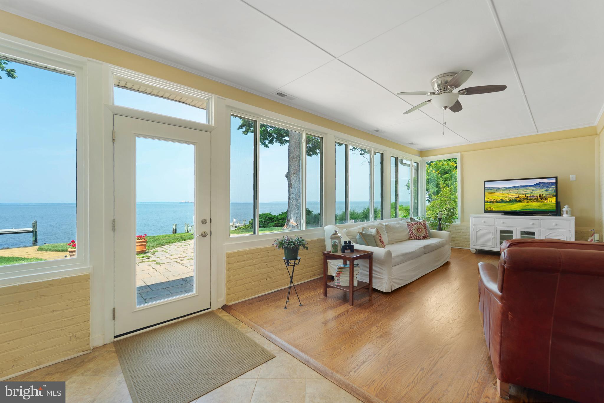 QUEEN ANNE COLONY - Residential