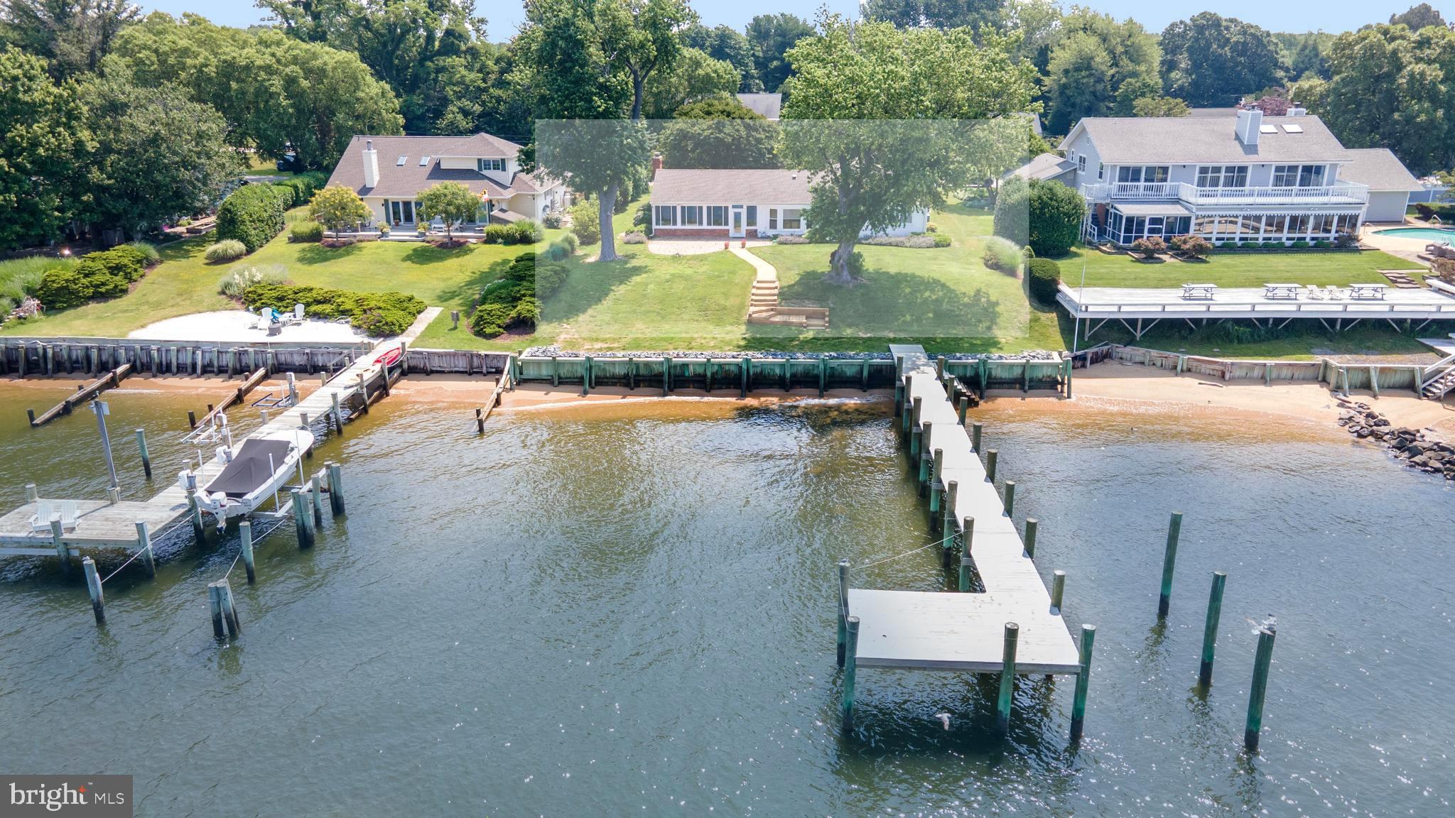 QUEEN ANNE COLONY - Residential