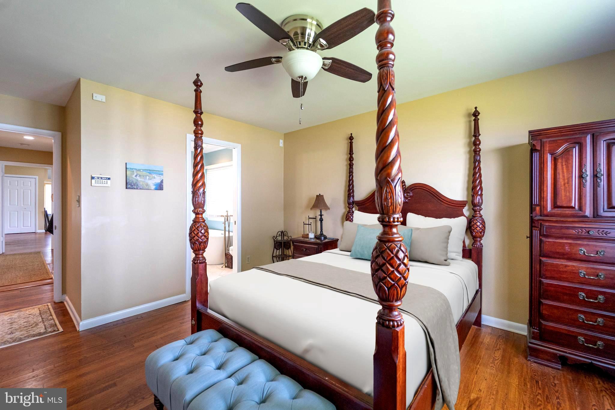 QUEEN ANNE COLONY - Residential