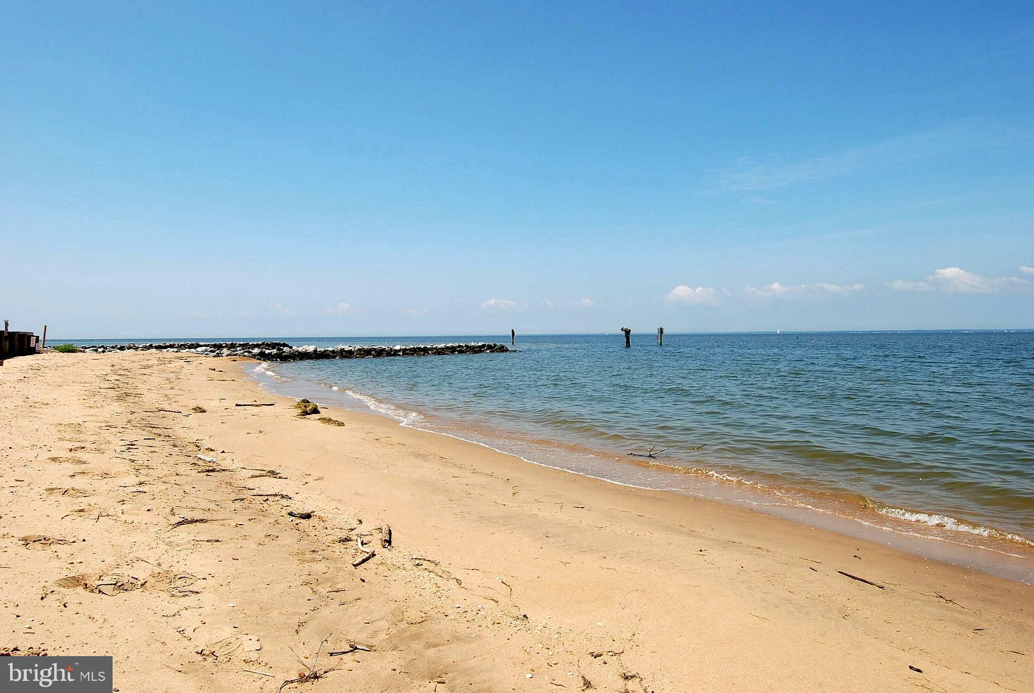 QUEEN ANNE COLONY - Residential