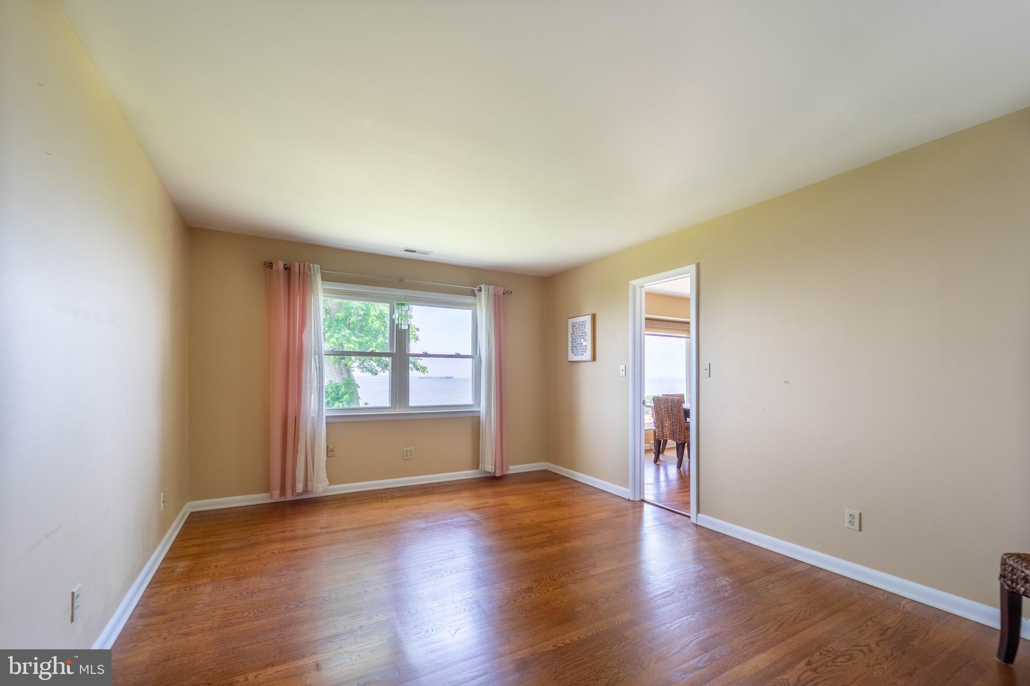 QUEEN ANNE COLONY - Residential