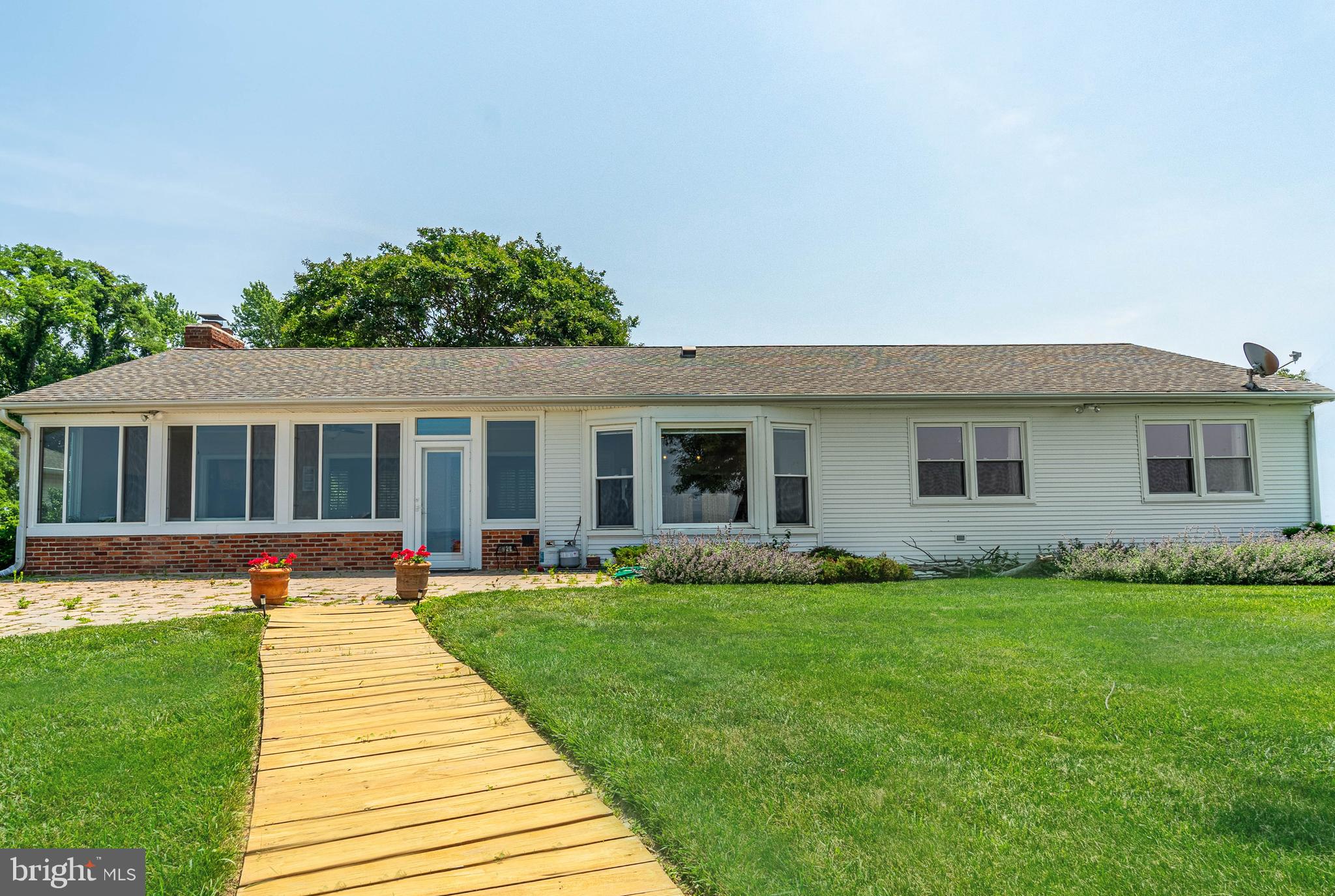 QUEEN ANNE COLONY - Residential