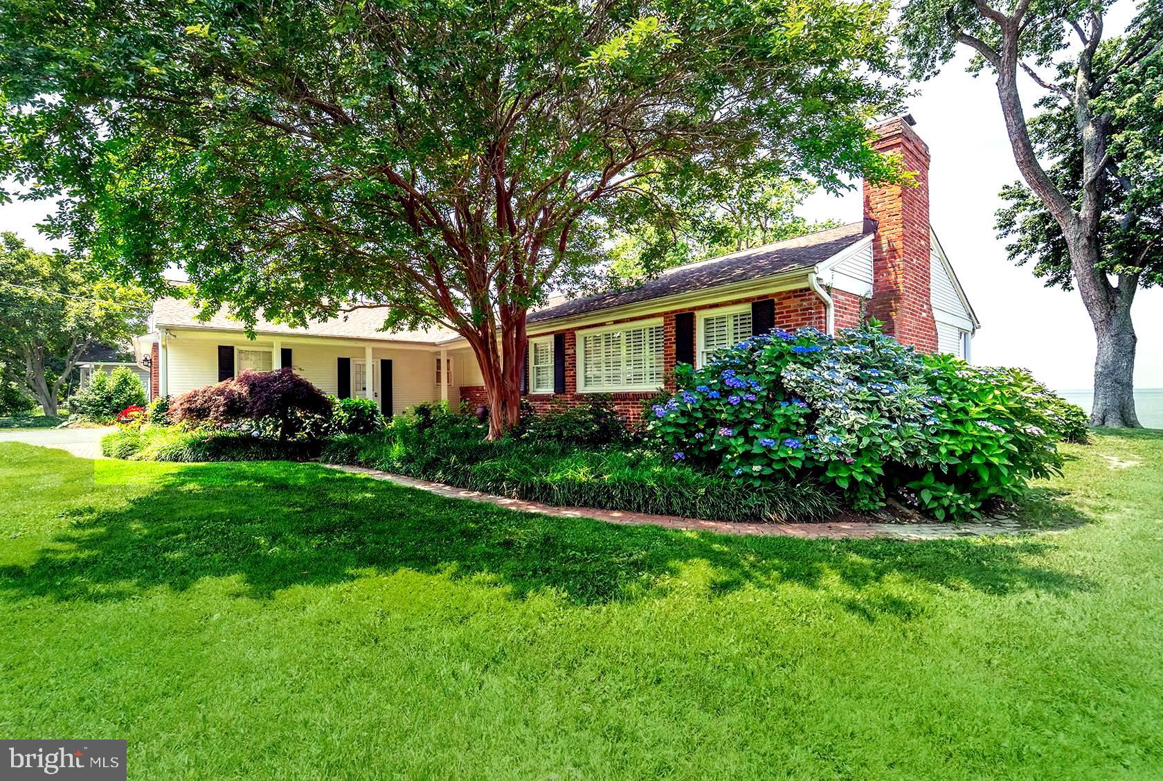 QUEEN ANNE COLONY - Residential