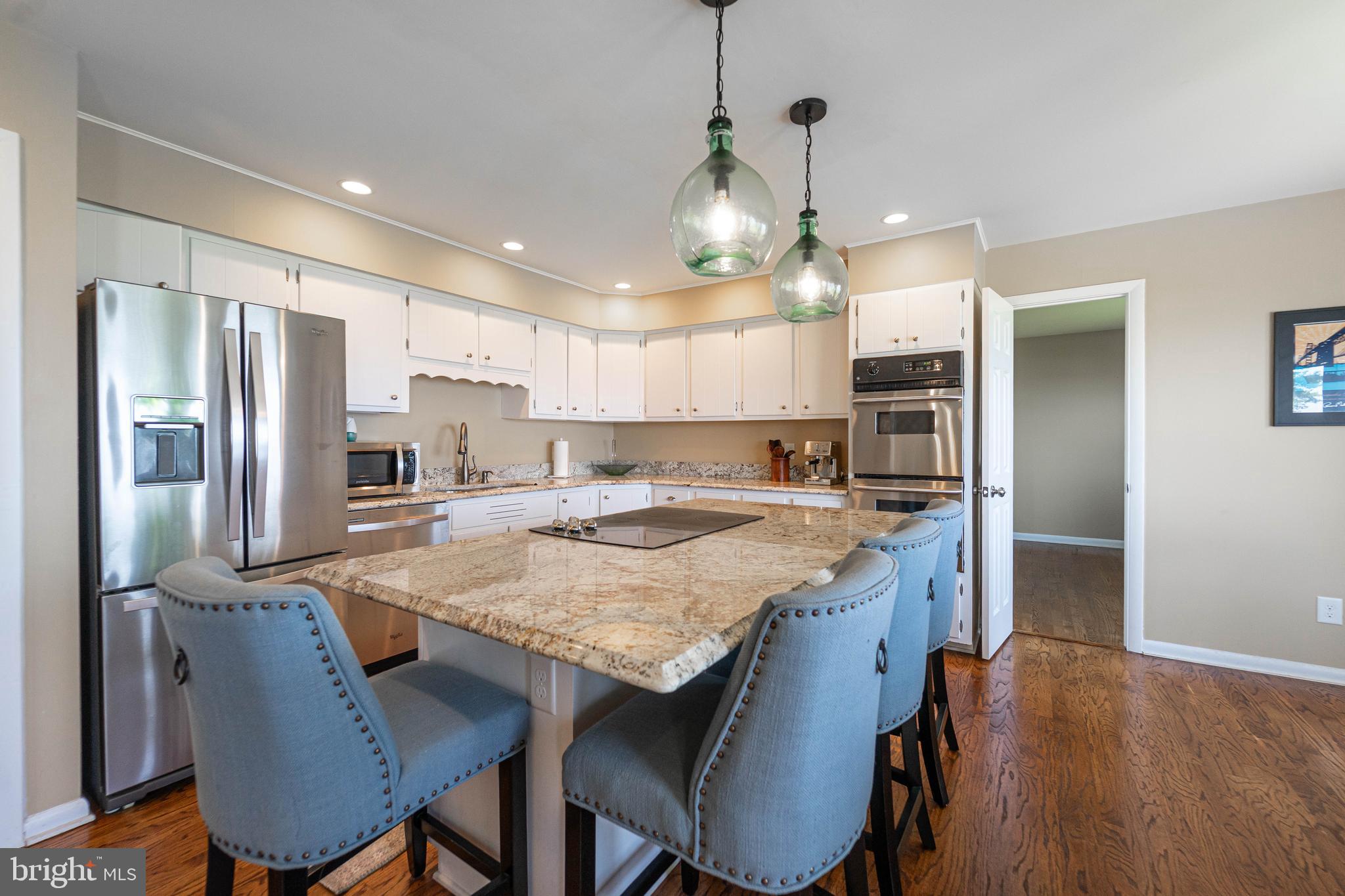 QUEEN ANNE COLONY - Residential