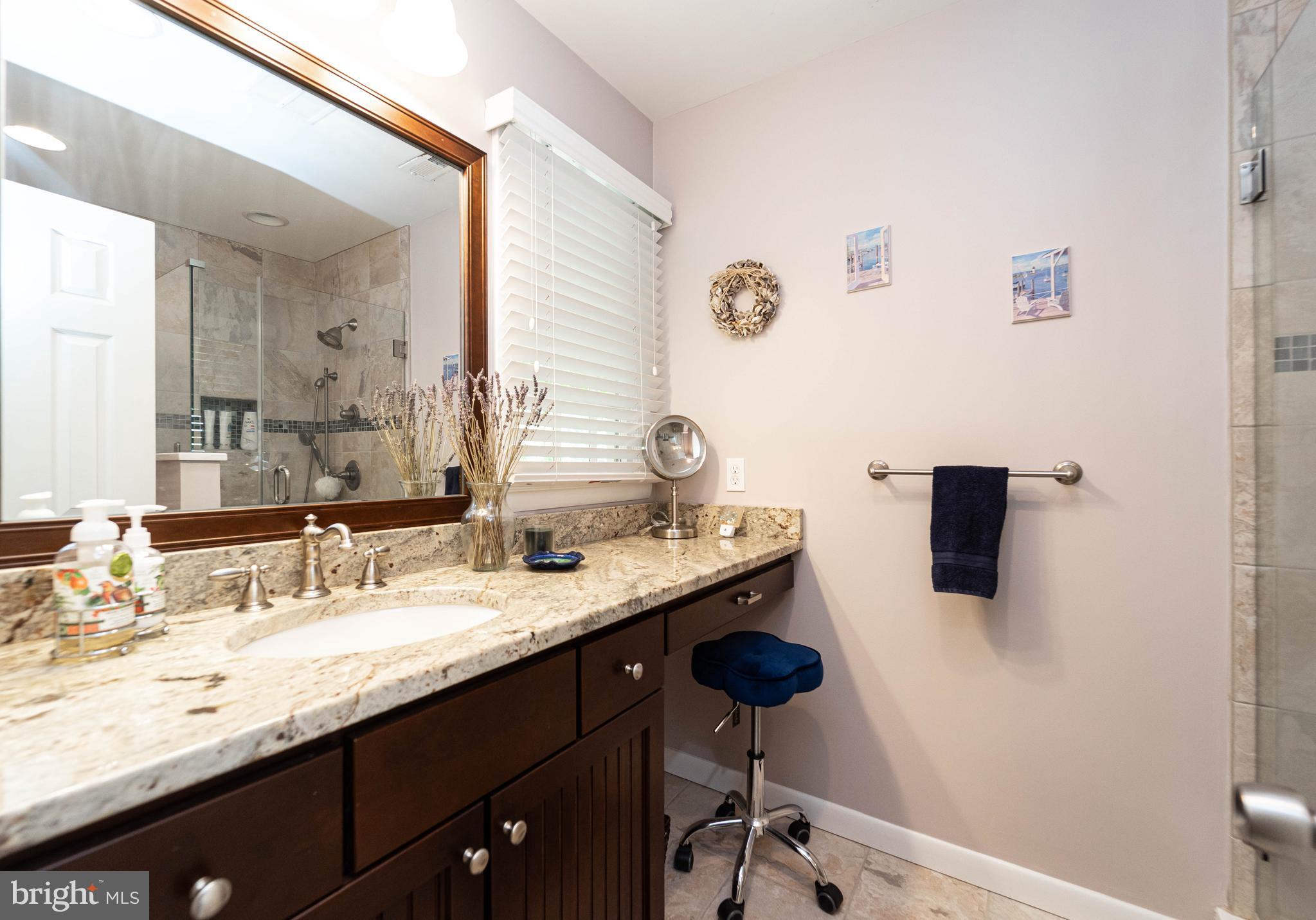 QUEEN ANNE COLONY - Residential