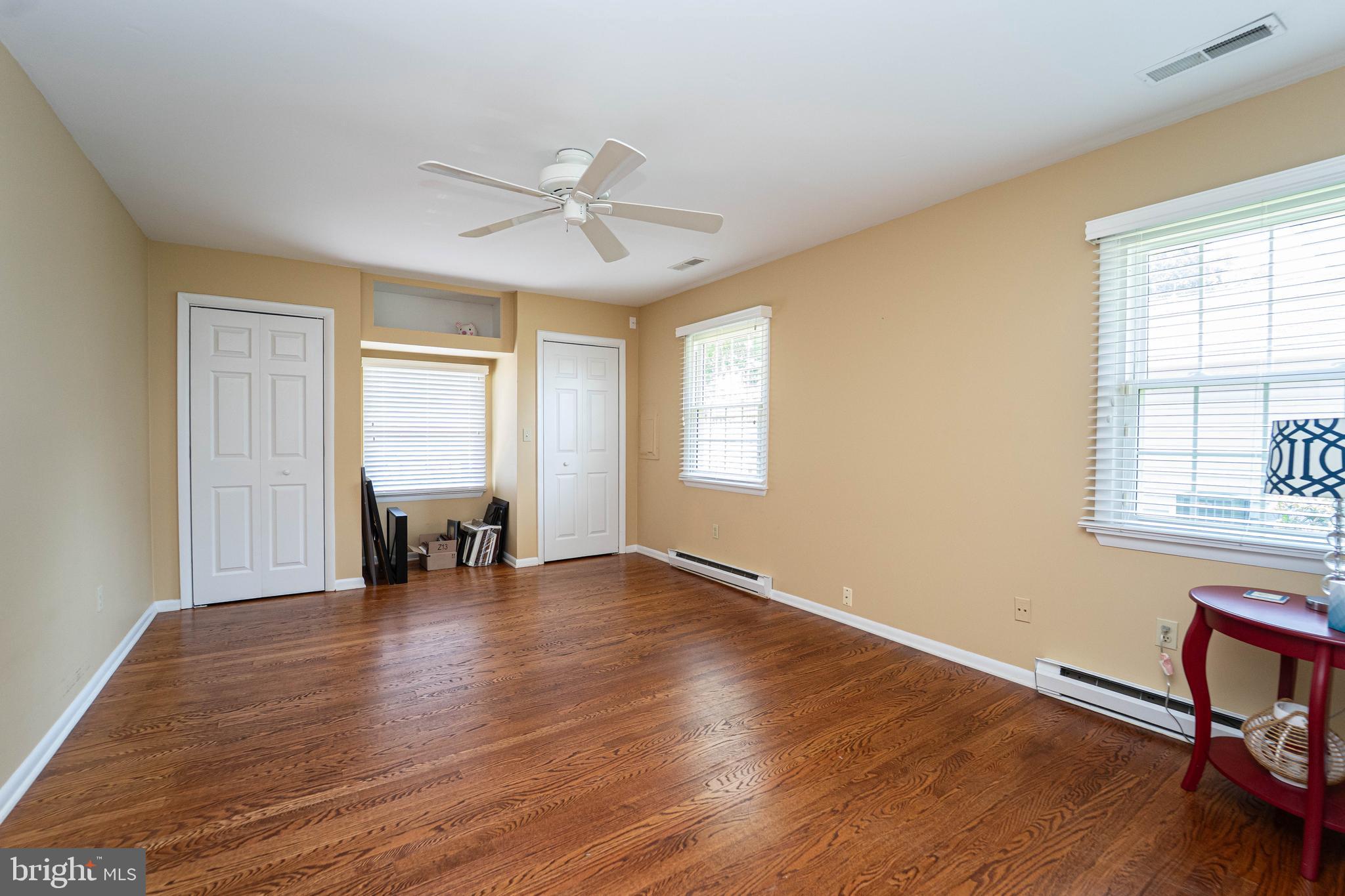 QUEEN ANNE COLONY - Residential