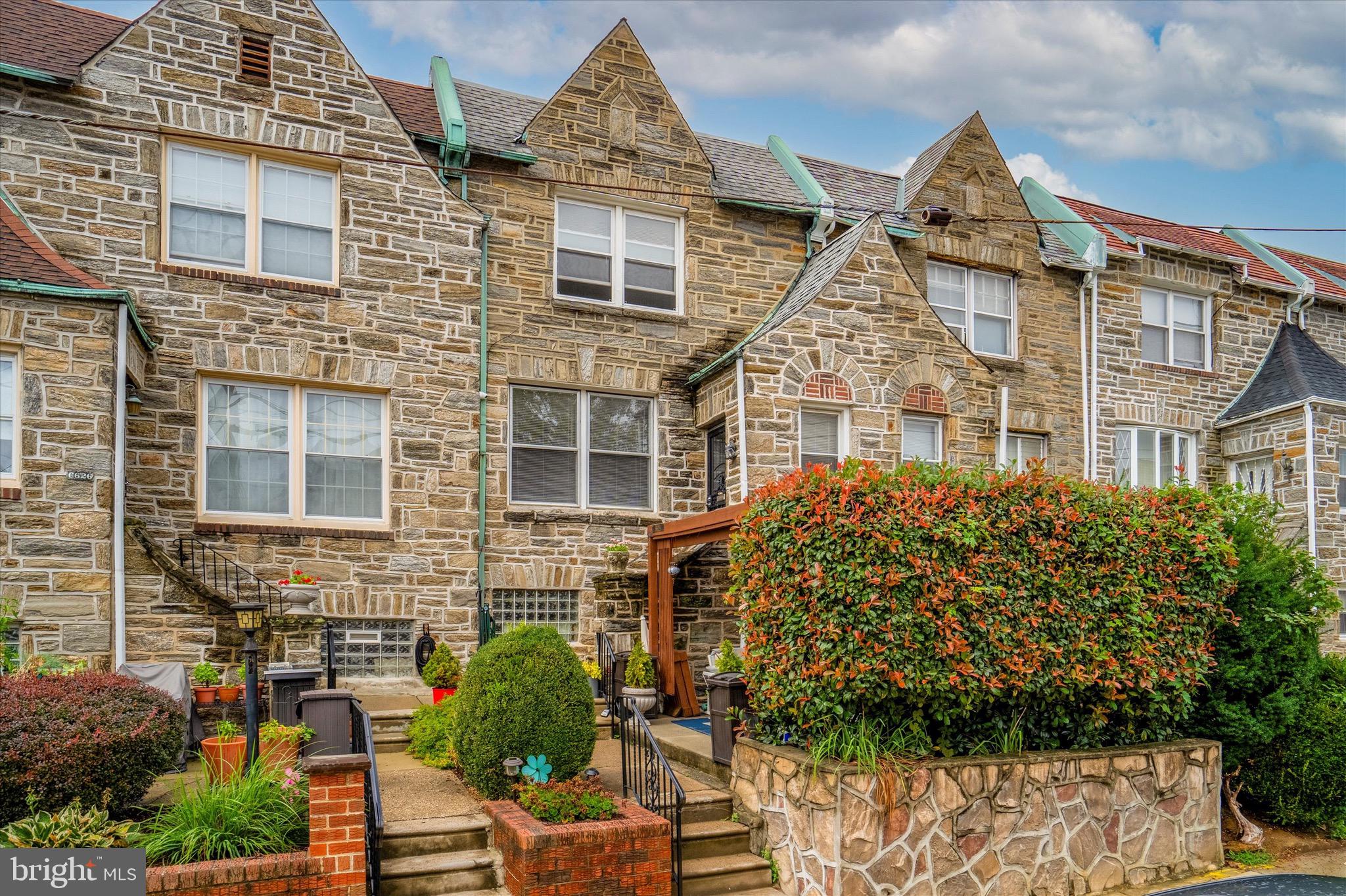 WEST OAK LANE - Residential