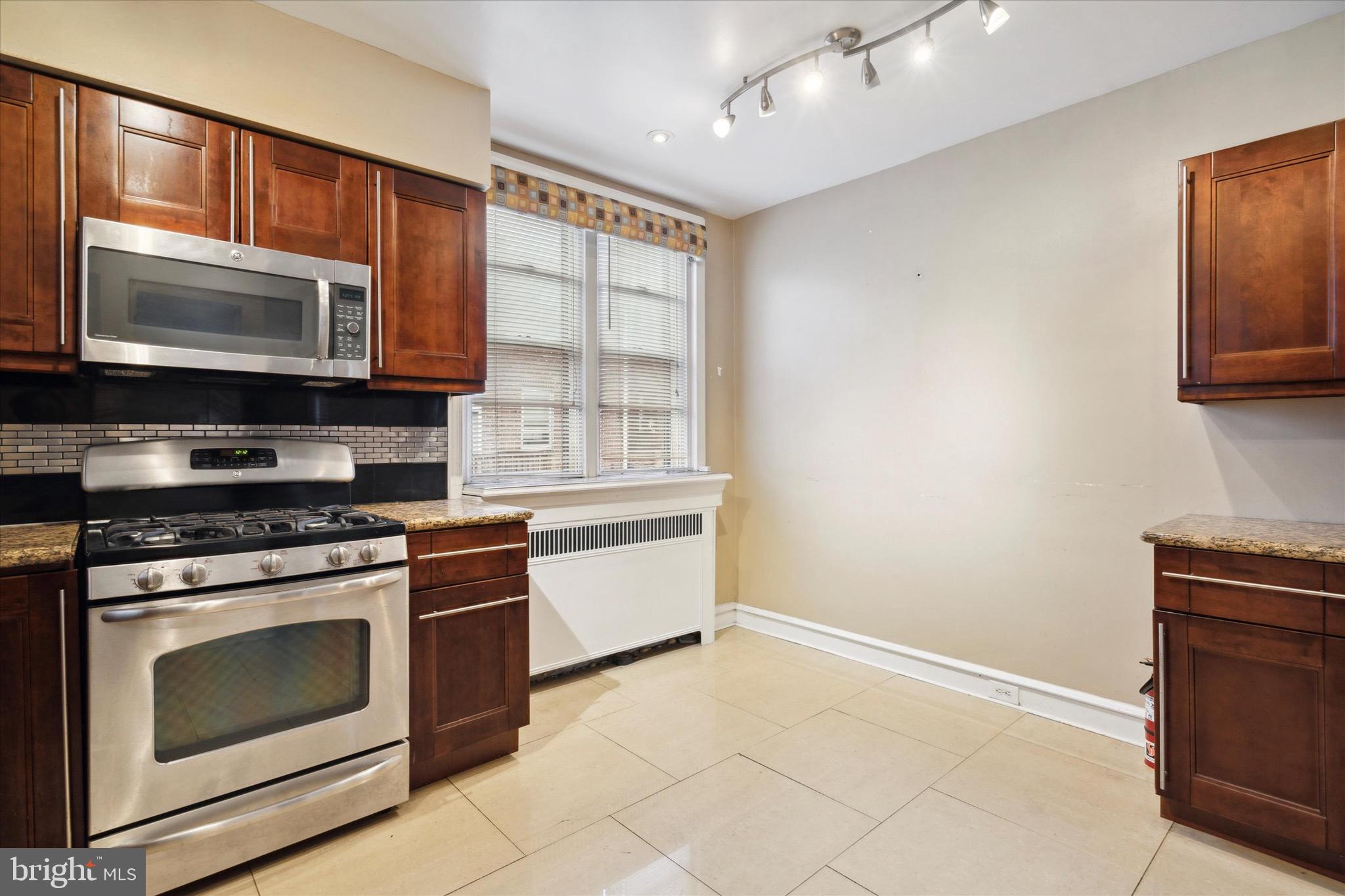 WEST OAK LANE - Residential