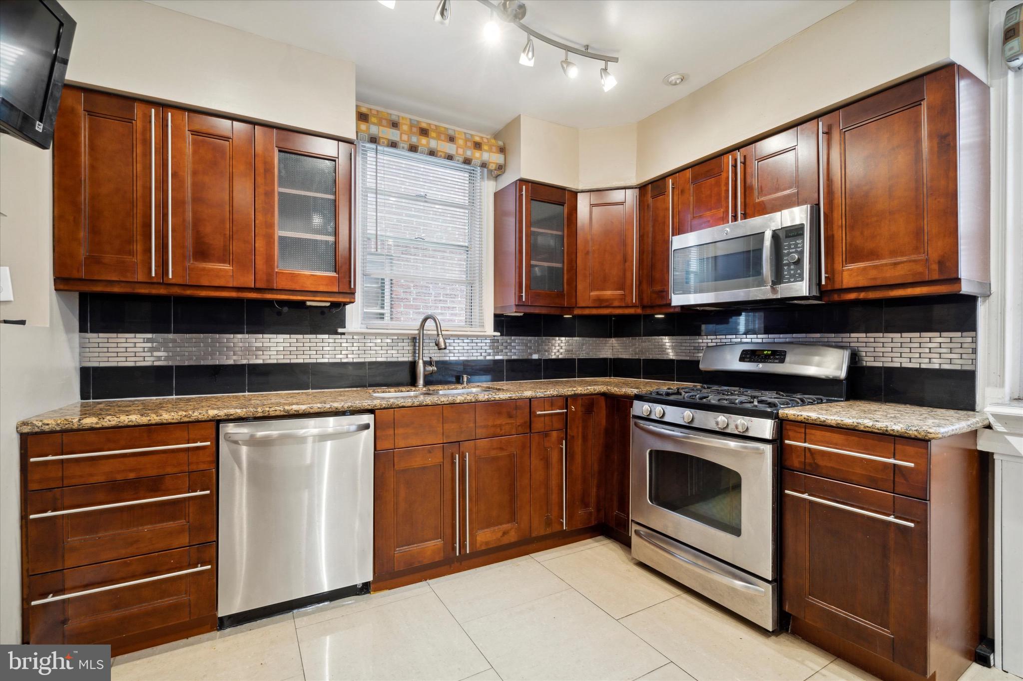 WEST OAK LANE - Residential