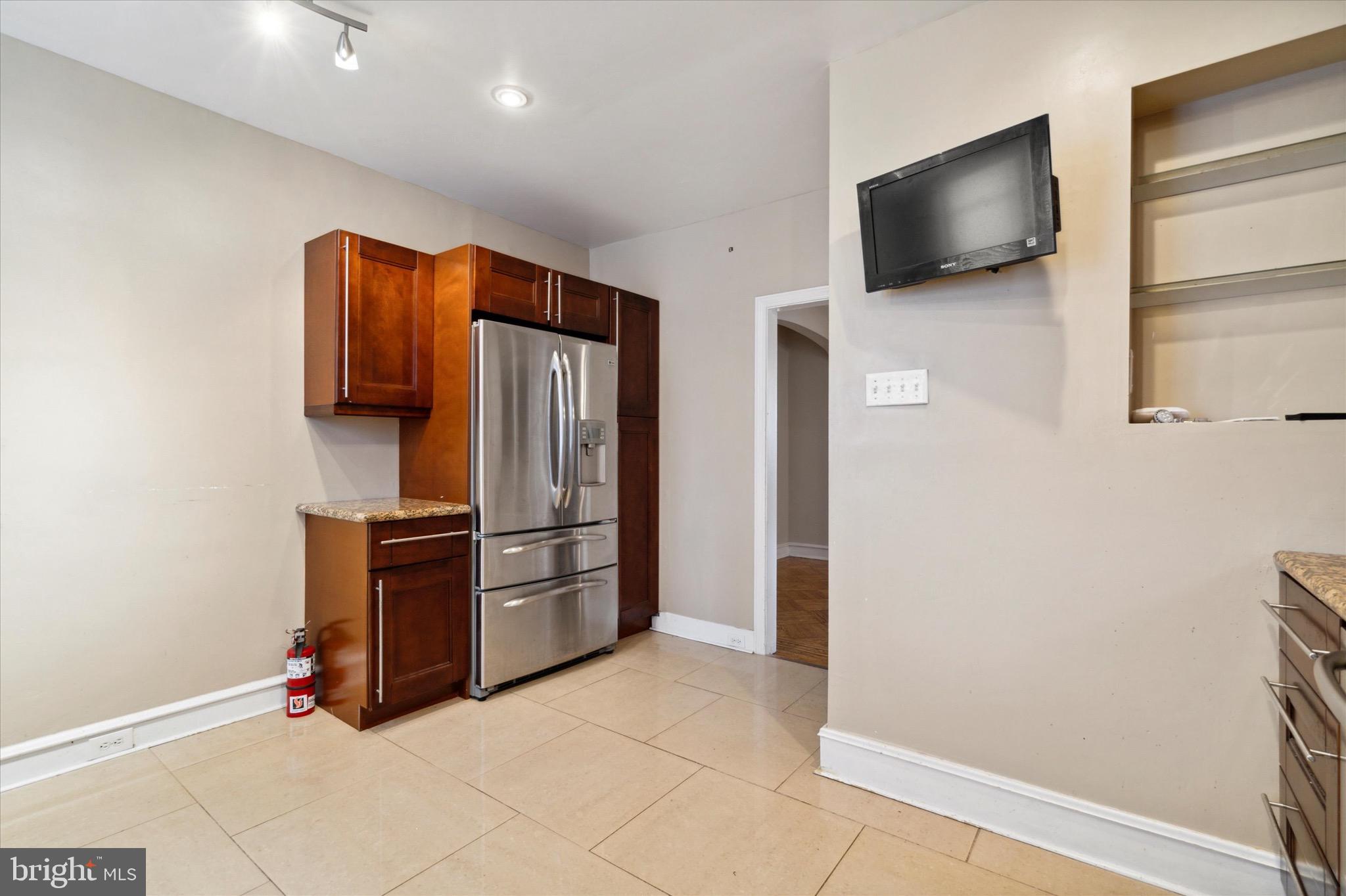 WEST OAK LANE - Residential