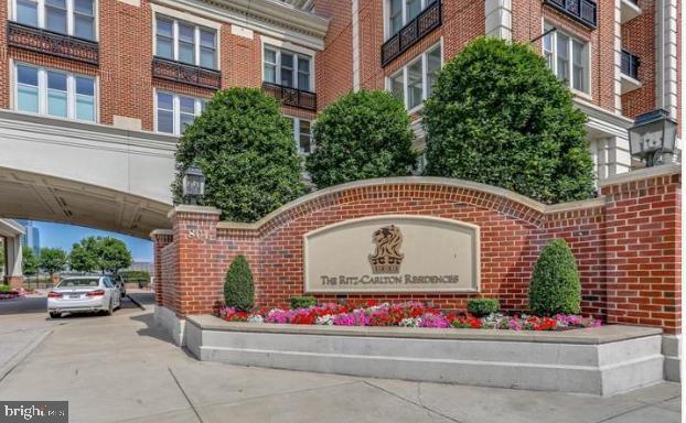 Indulge in contemporary comfort with this expansive 2-bedroom, 2-bath residence, boasting over 2,000 square feet of refined design steps away from the heart of the Inner Harbor.
This beautifully appointed home at the prestigious Ritz-Carlton Residences offers the perfect balance of sophistication and lifestyle:
✨ Sun-drenched living spaces with floor-to-ceiling windows and a private balcony for morning coffee or evening sunsets
✨ Chef’s gourmet kitchen with premium appliances and sleek finishes
✨ Spacious primary suite featuring a spa-inspired bath and generous walk-in closets
✨ Rich hardwood flooring and open-concept layout, designed for both entertaining and everyday comfort
As a resident of the Ritz-Carlton, you’ll enjoy exclusive, resort-style amenities, including:
24-hour concierge and valet service
Secure, attended lobby with dedicated porter and doorman
Private theater and residents’ lounge
Full-service fitness center, sauna, and spa facilities
This is your chance to own at one of Baltimore’s most sought-after addresses — where luxury, convenience, and exclusivity converge.
💰 Motivated Seller – Priced to Sell
Schedule your private tour today and embrace elevated city living at its finest.