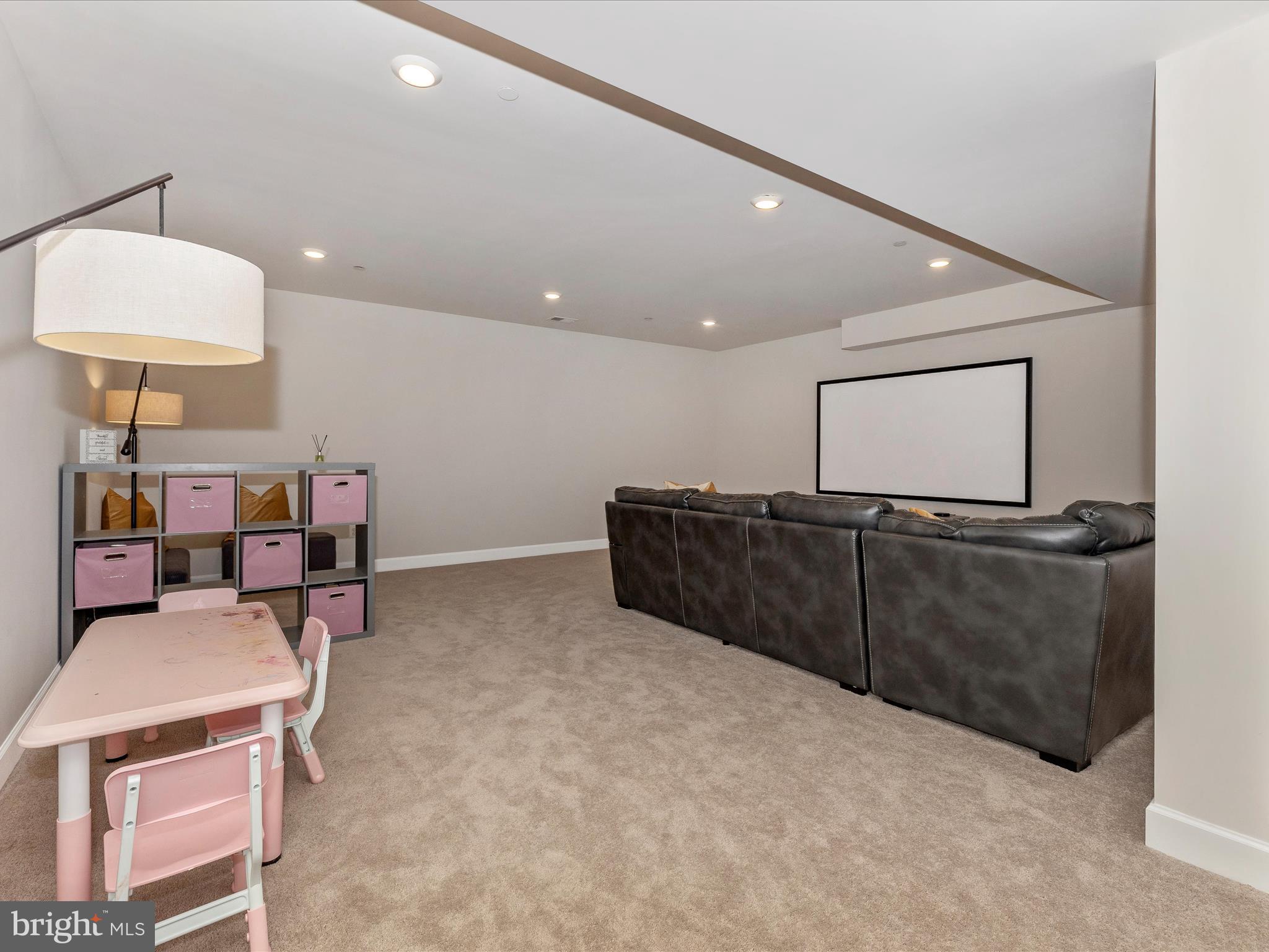 OAKDALE VILLAGE - Residential