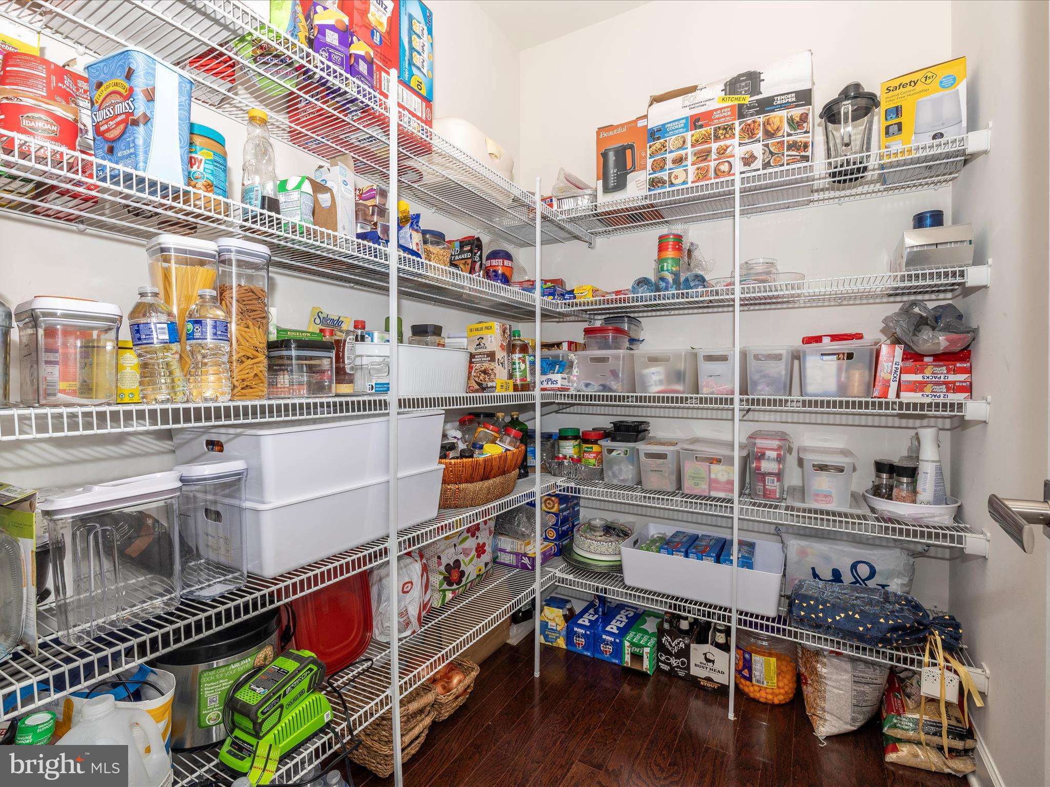 OAKDALE VILLAGE - Residential