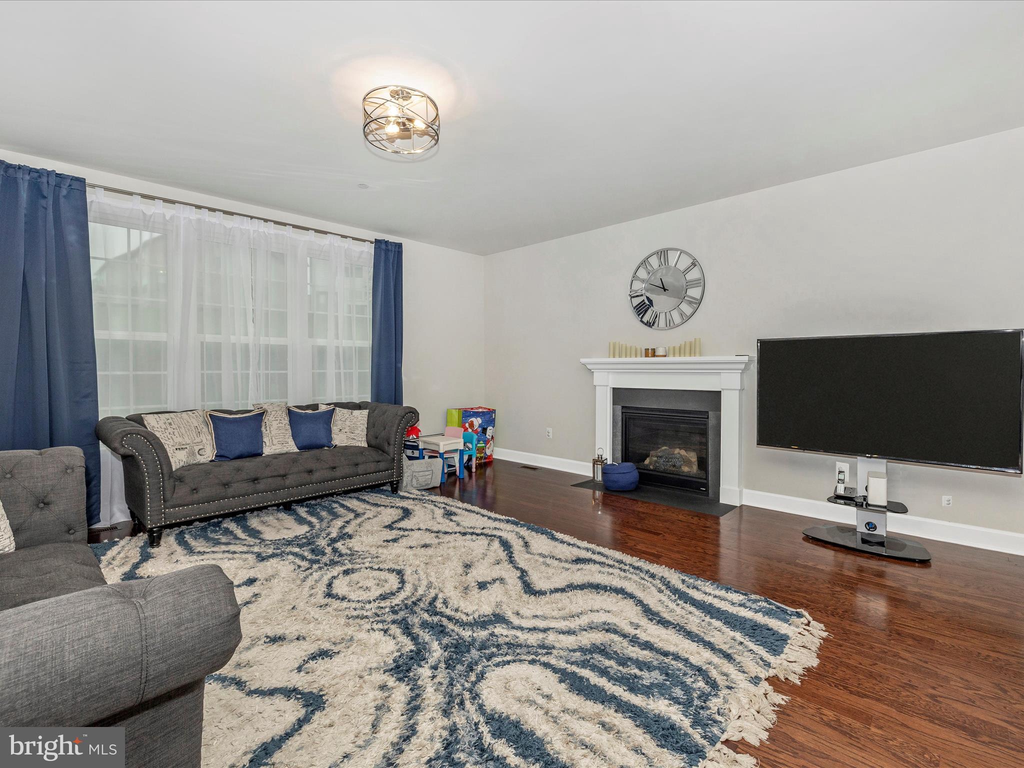 OAKDALE VILLAGE - Residential