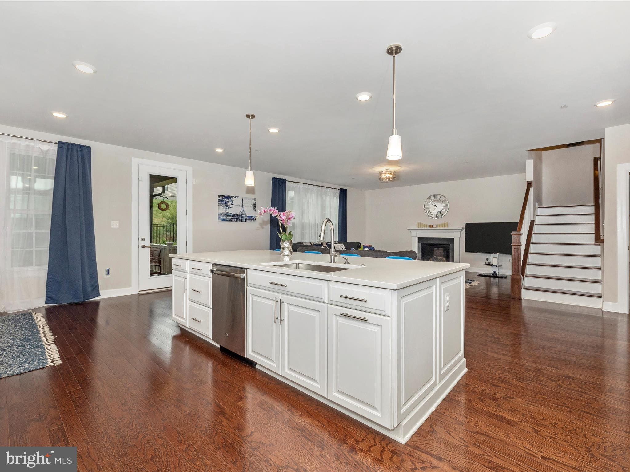 OAKDALE VILLAGE - Residential