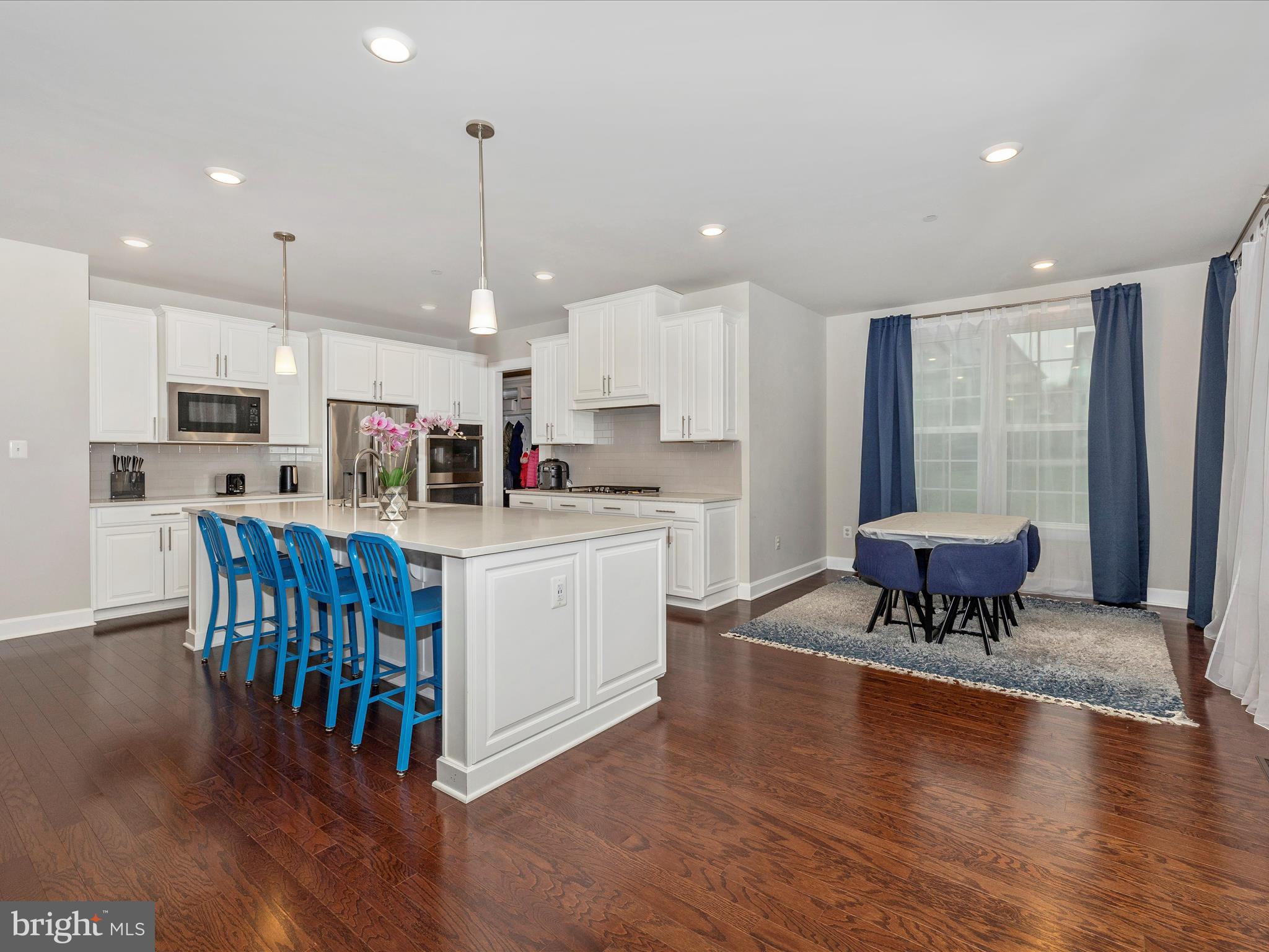 OAKDALE VILLAGE - Residential