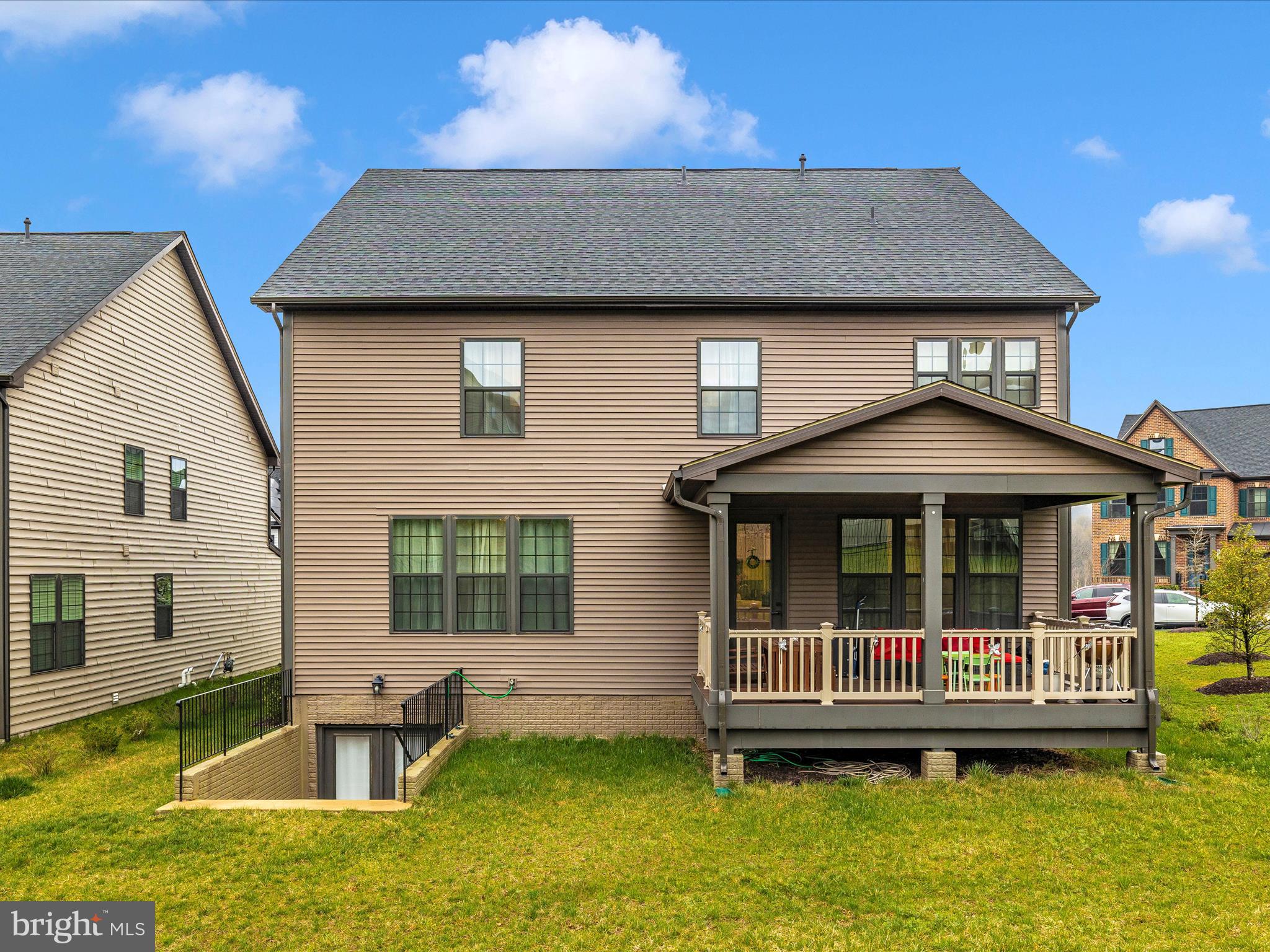 OAKDALE VILLAGE - Residential