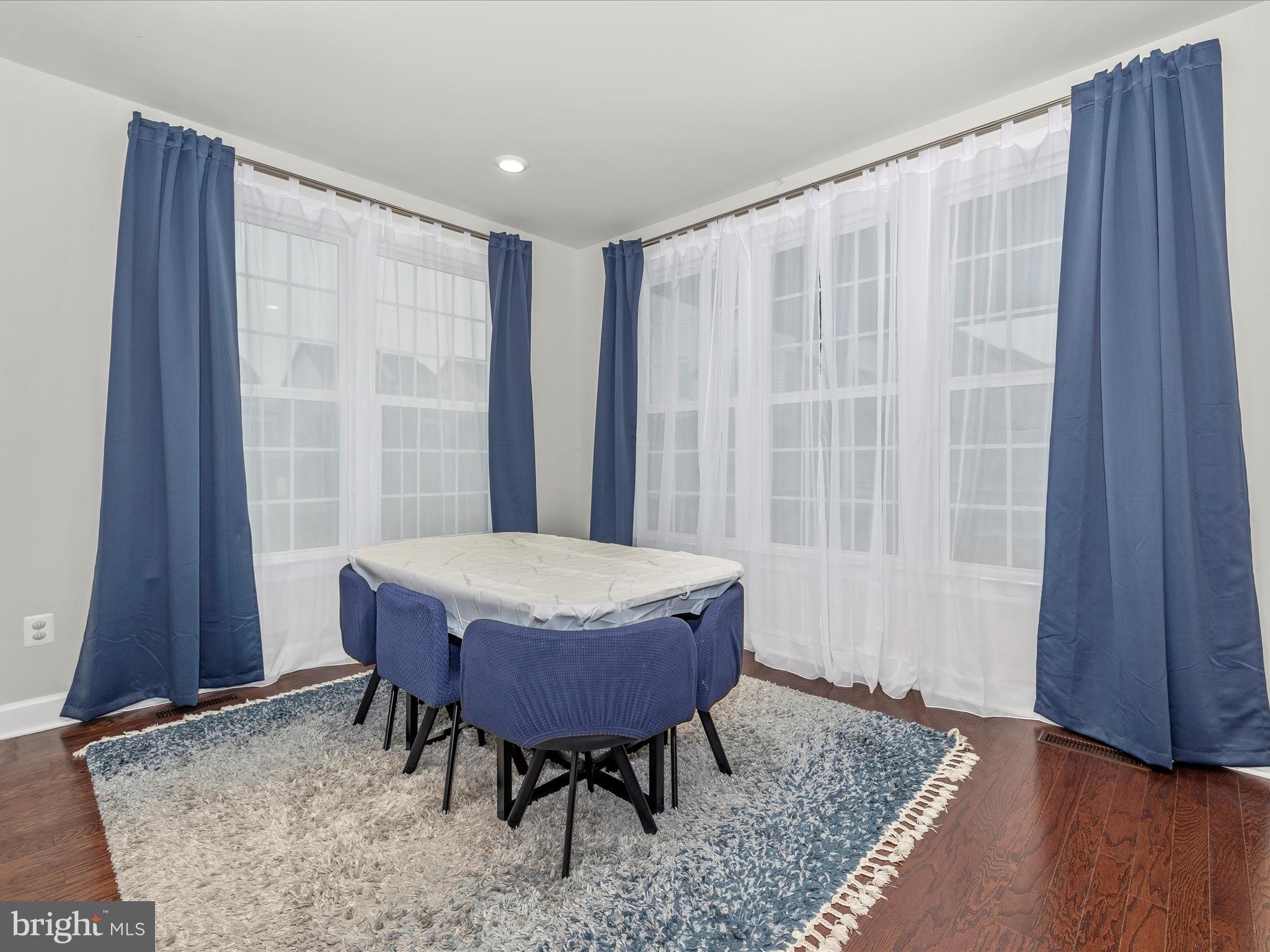 OAKDALE VILLAGE - Residential