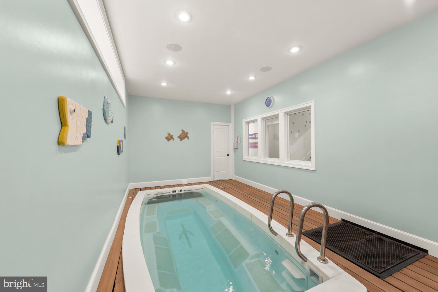 LYON VILLAGE - Residential