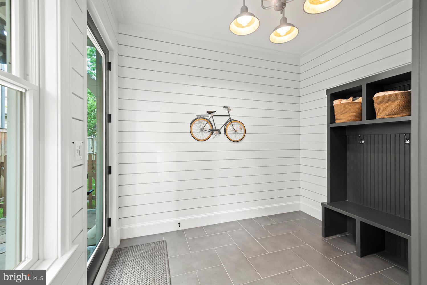 LYON VILLAGE - Residential