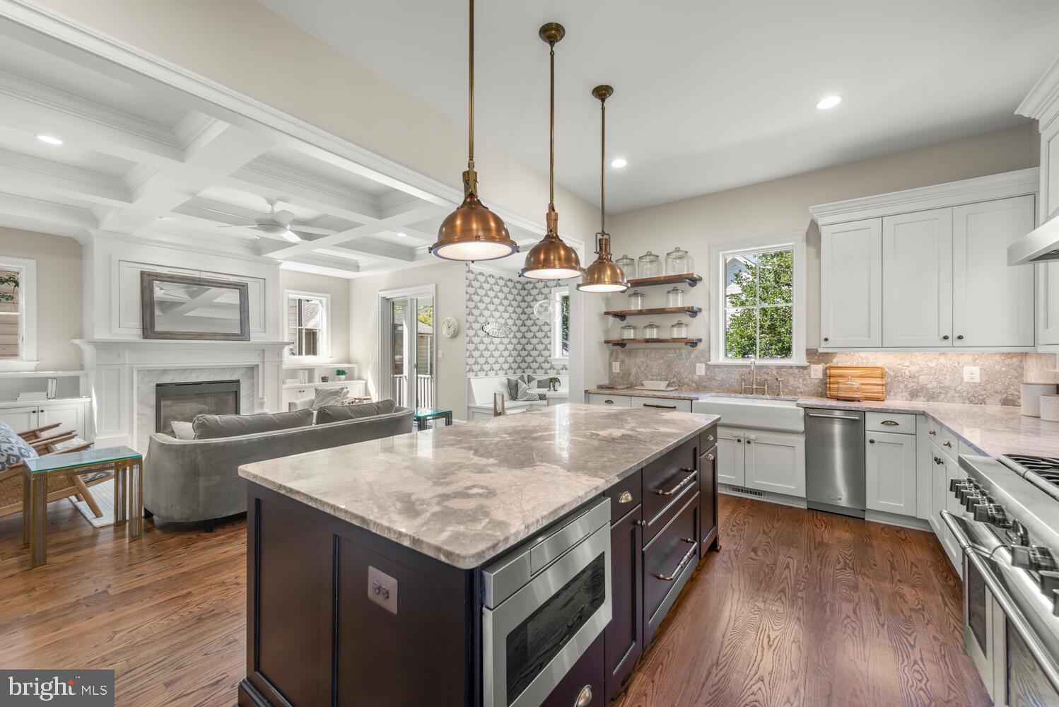 LYON VILLAGE - Residential