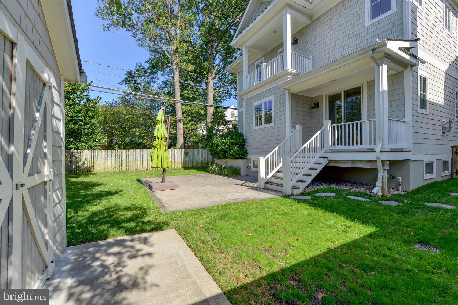 LYON VILLAGE - Residential