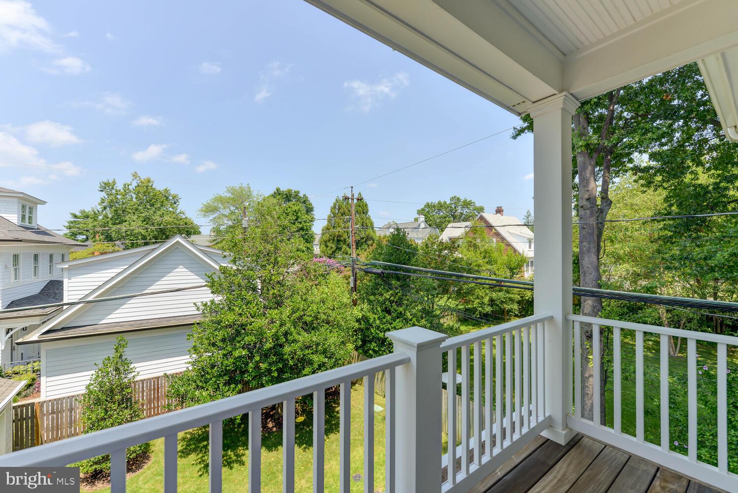 LYON VILLAGE - Residential