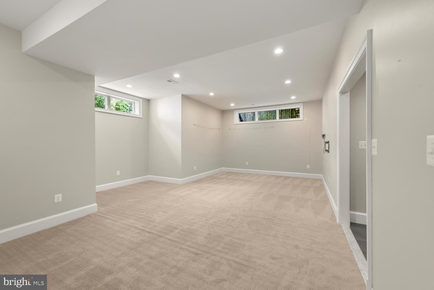 LYON VILLAGE - Residential