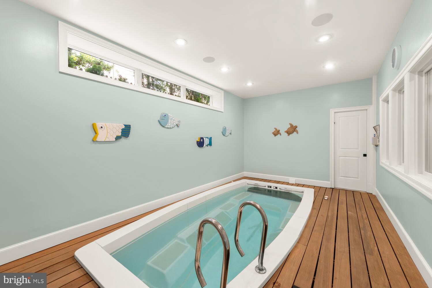 LYON VILLAGE - Residential