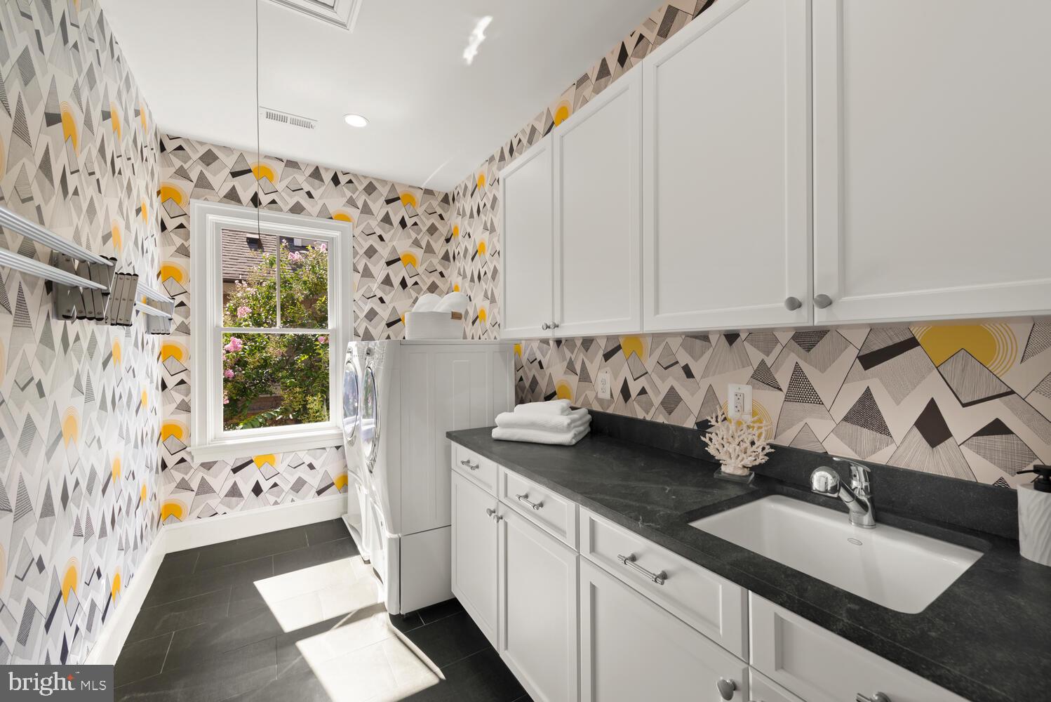 LYON VILLAGE - Residential