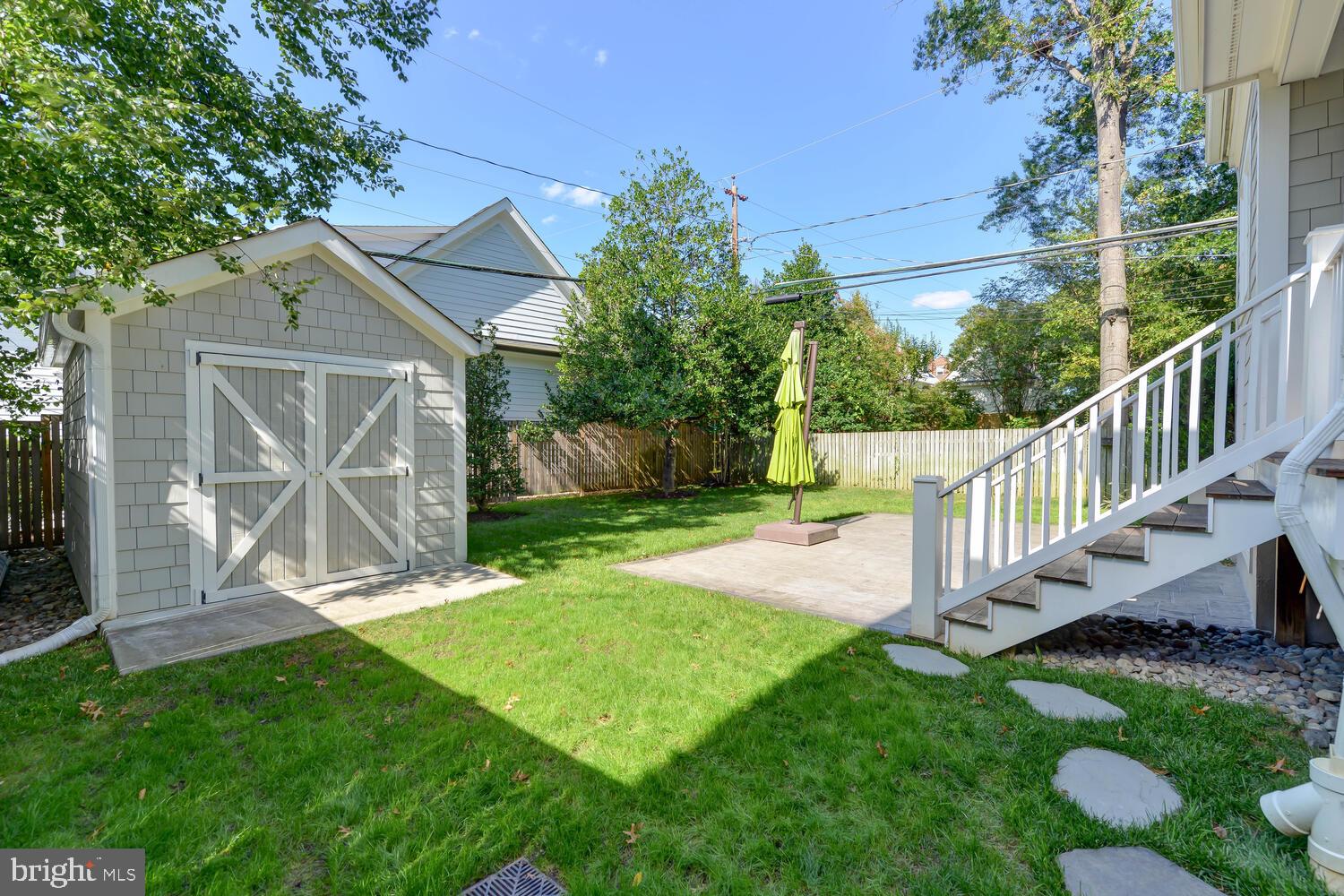 LYON VILLAGE - Residential