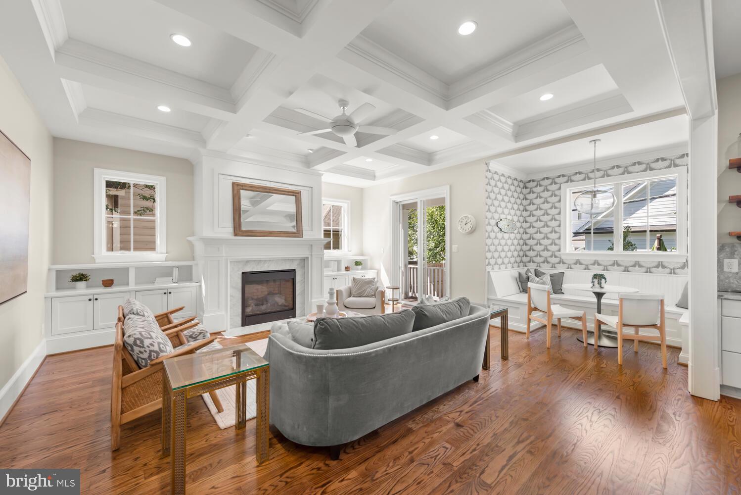 LYON VILLAGE - Residential