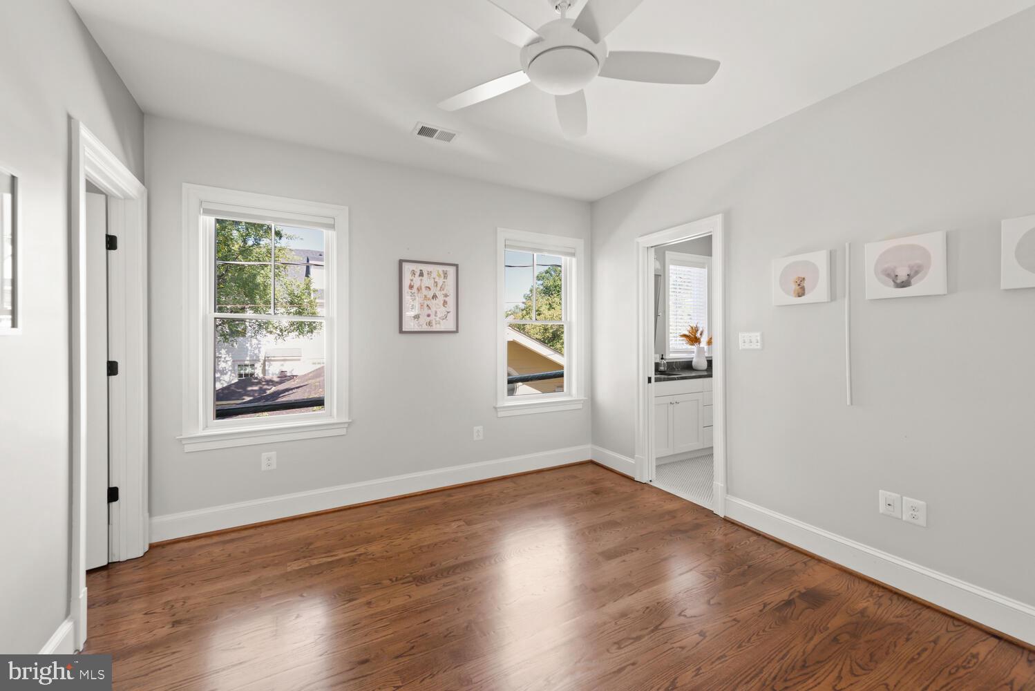 LYON VILLAGE - Residential