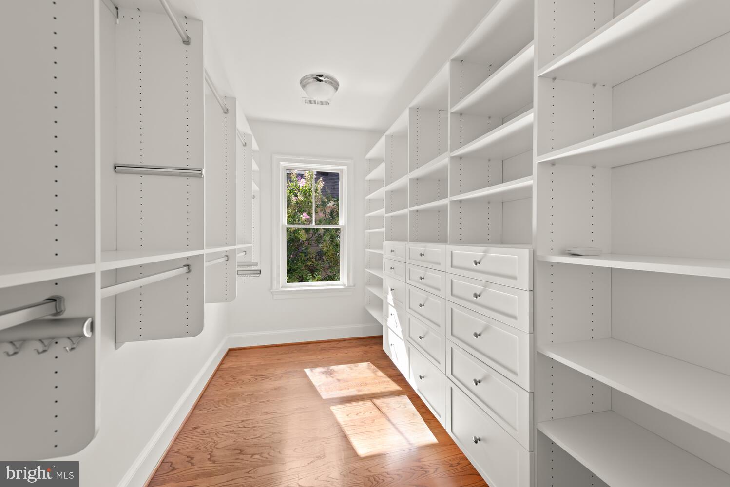 LYON VILLAGE - Residential