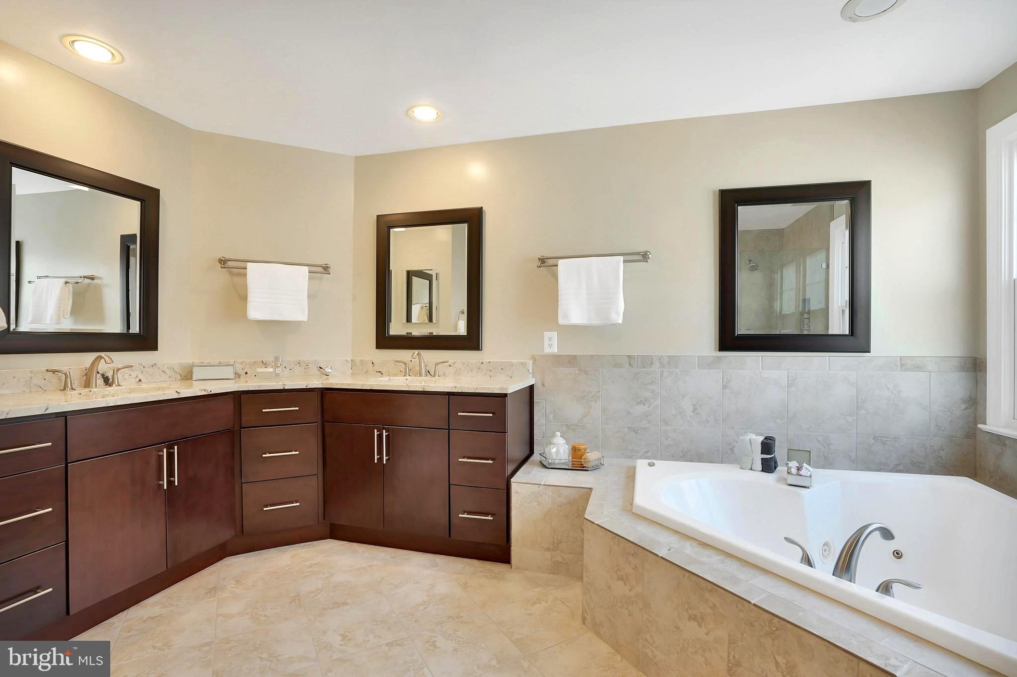 BROMPTONS AT BALLSTON - Residential