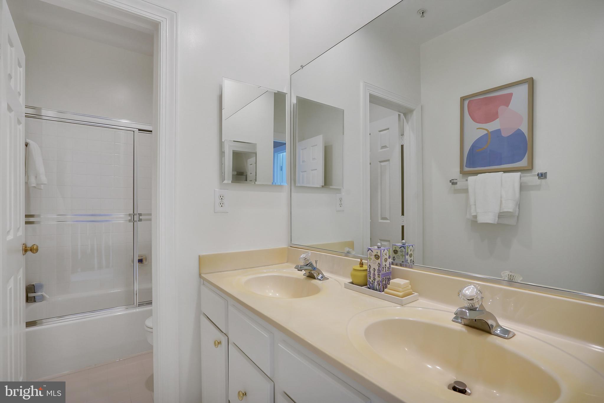 BROMPTONS AT BALLSTON - Residential