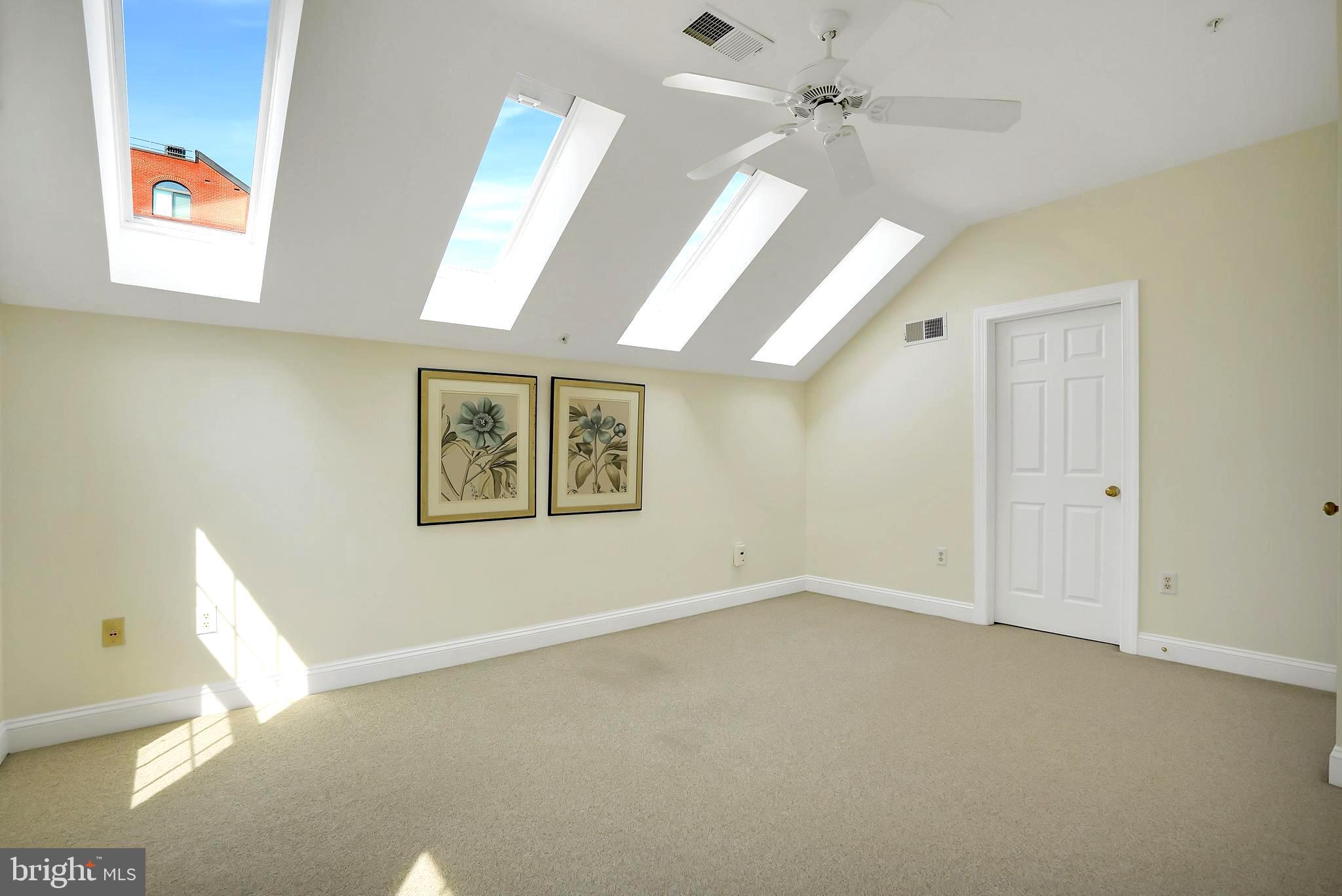 BROMPTONS AT BALLSTON - Residential