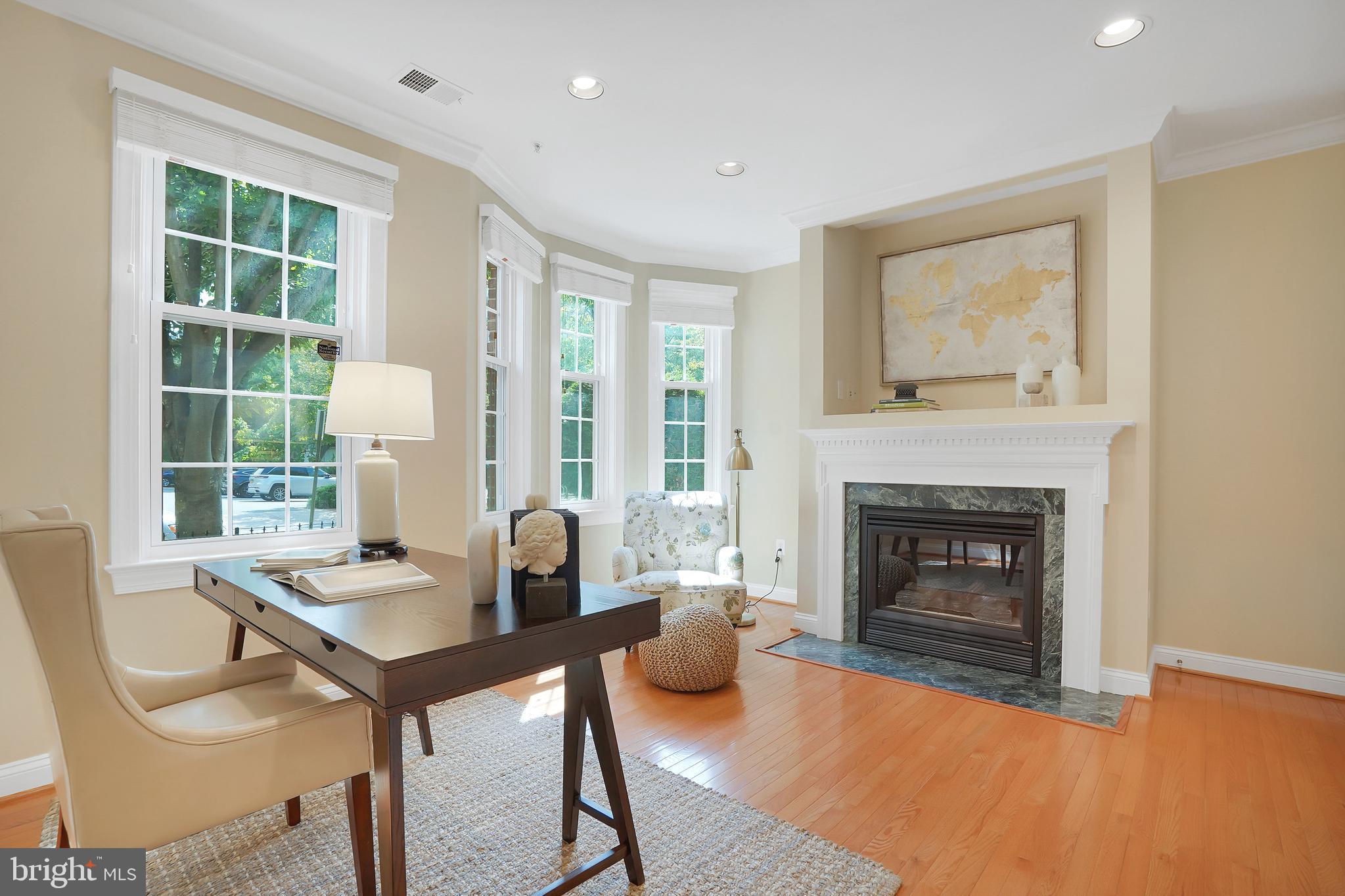 BROMPTONS AT BALLSTON - Residential