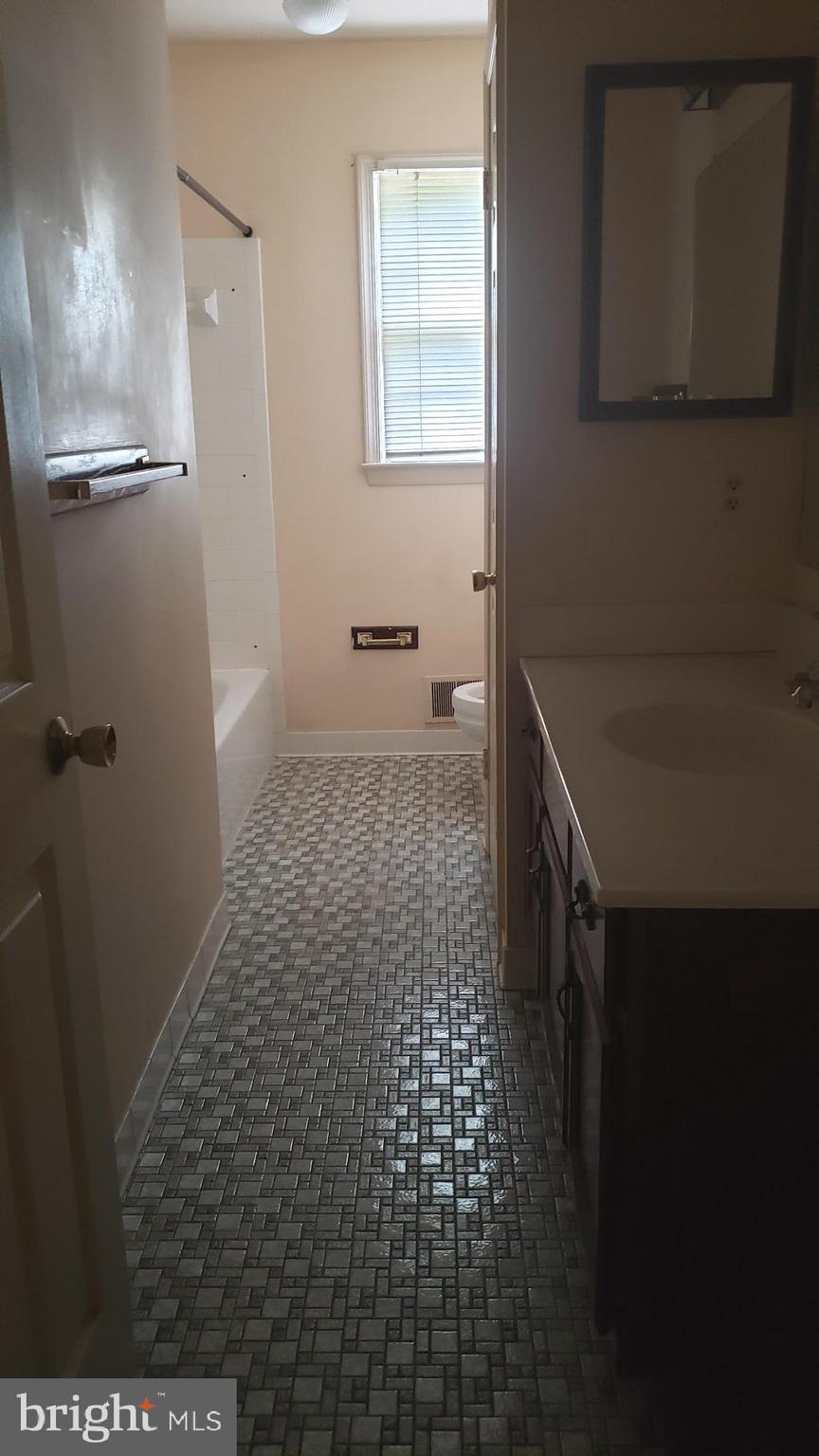 BROOKFIELD - Residential Lease