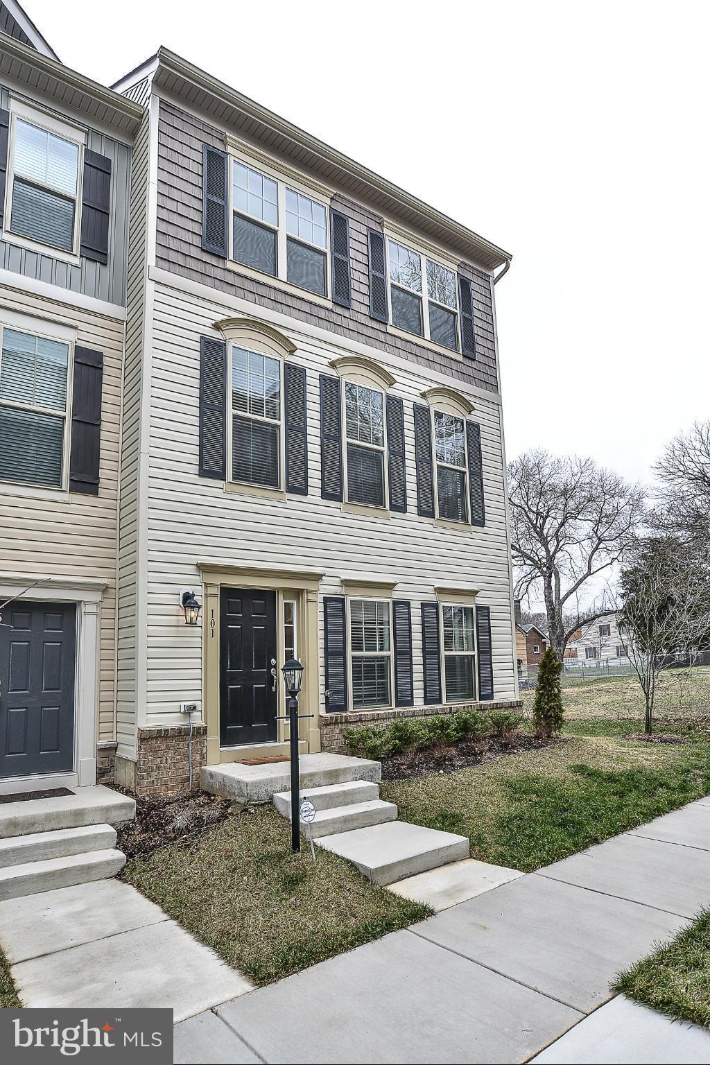 OCCOQUAN HEIGHTS - Residential Lease