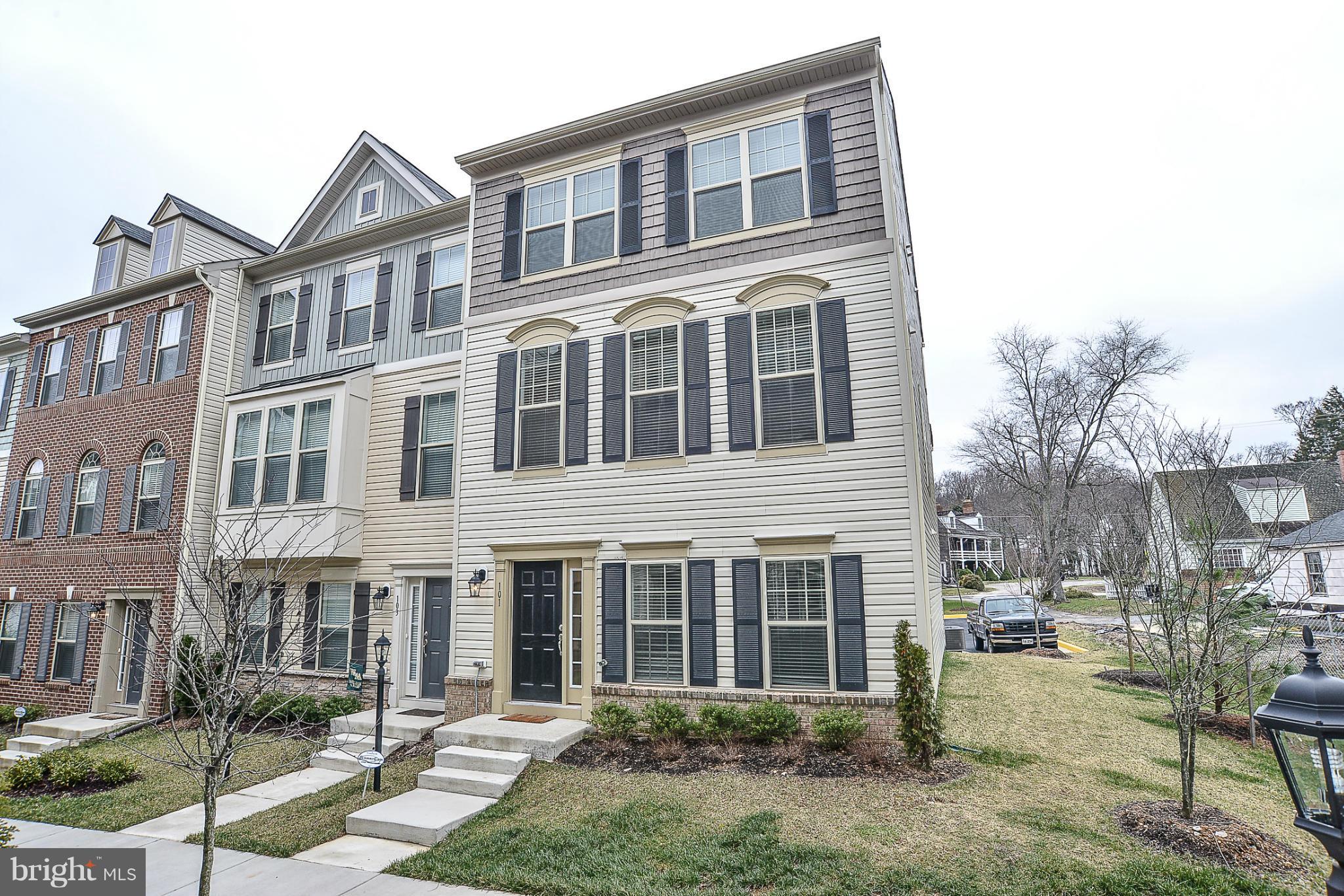 OCCOQUAN HEIGHTS - Residential Lease