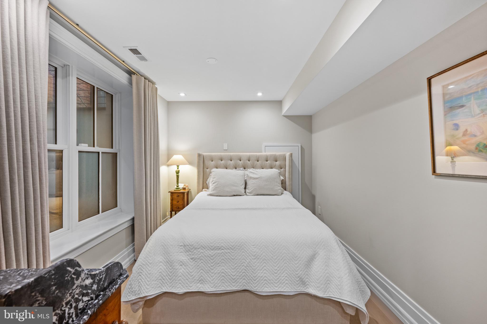 DUPONT CIRCLE - Residential