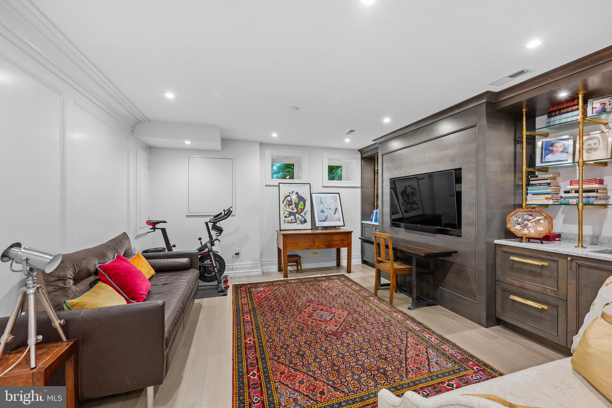 DUPONT CIRCLE - Residential