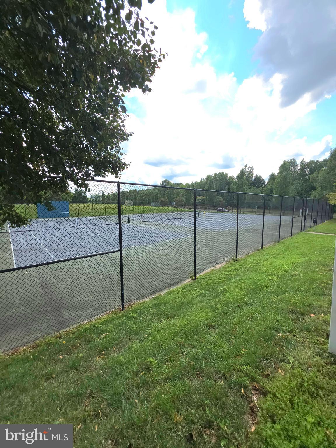 2661 MCGUFFEYS COURT