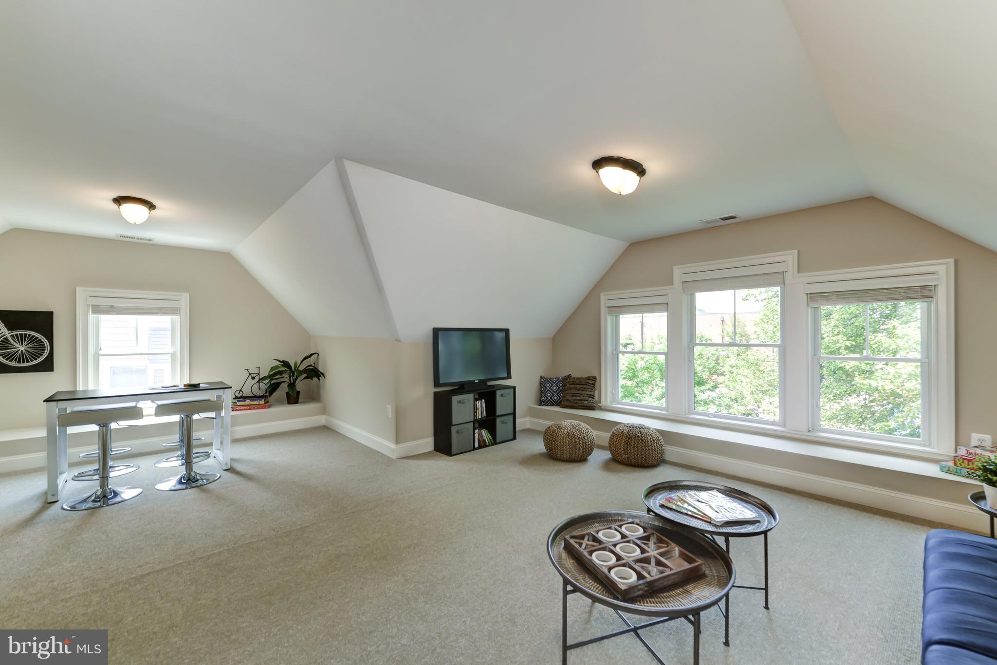 SHERWOOD FOREST - Residential