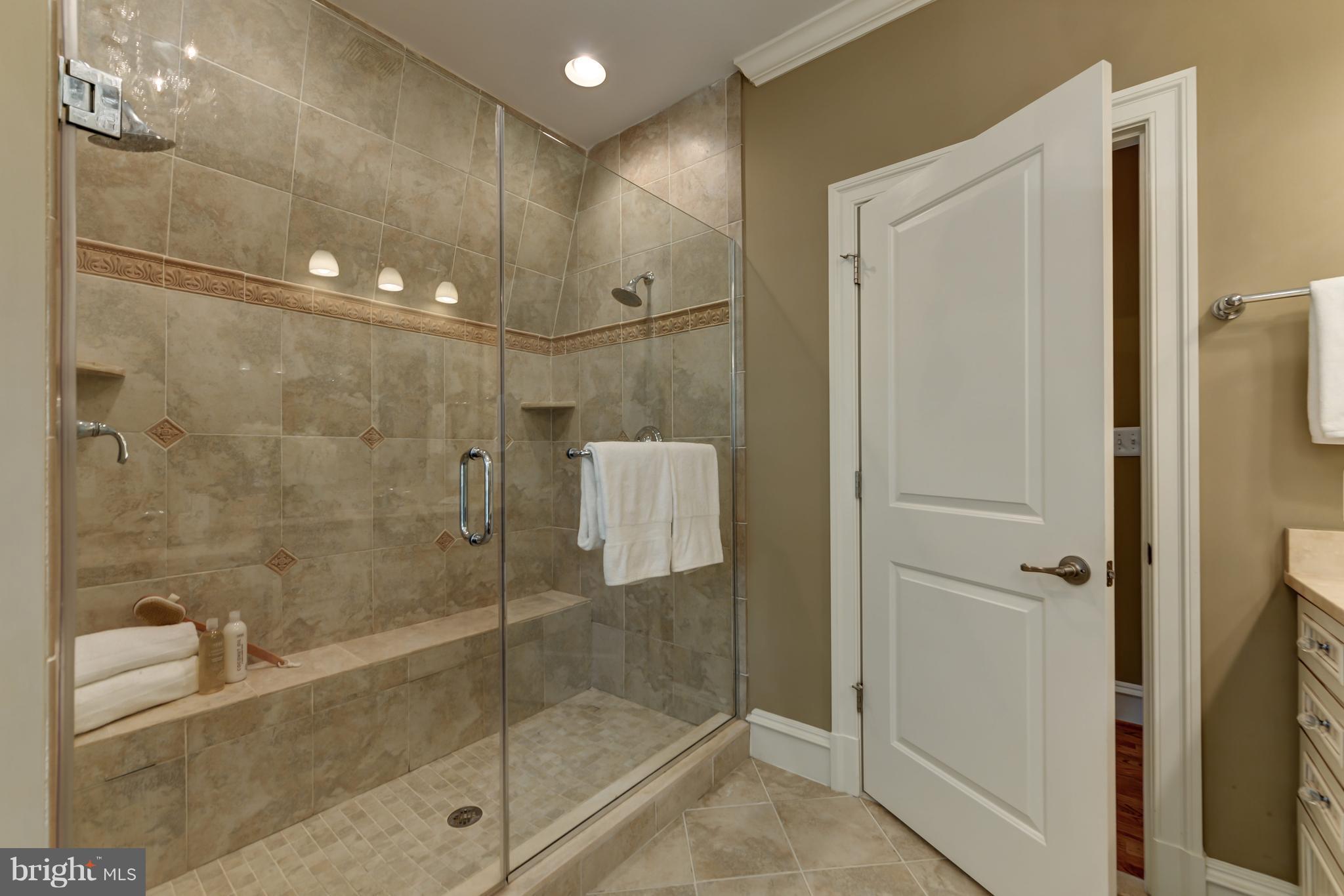 SHERWOOD FOREST - Residential