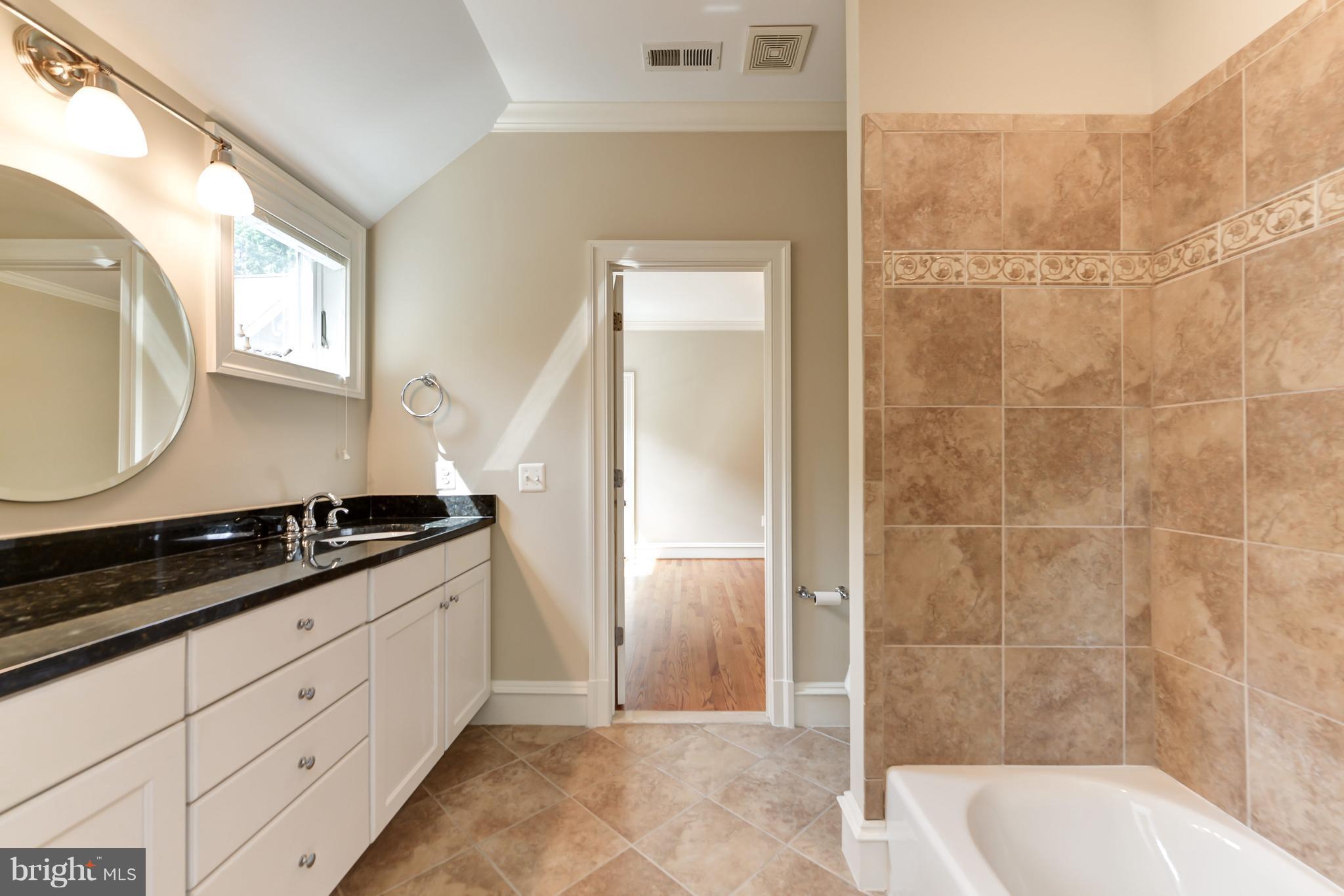 SHERWOOD FOREST - Residential