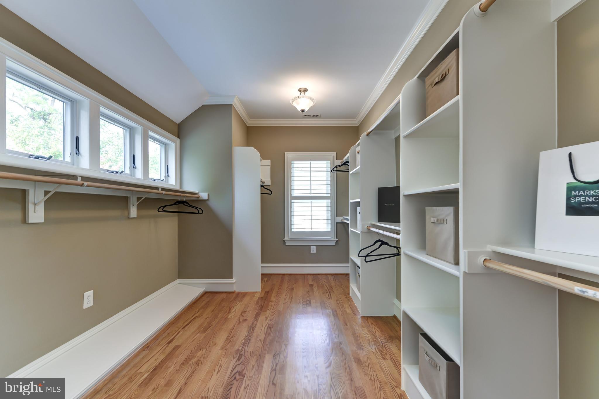 SHERWOOD FOREST - Residential